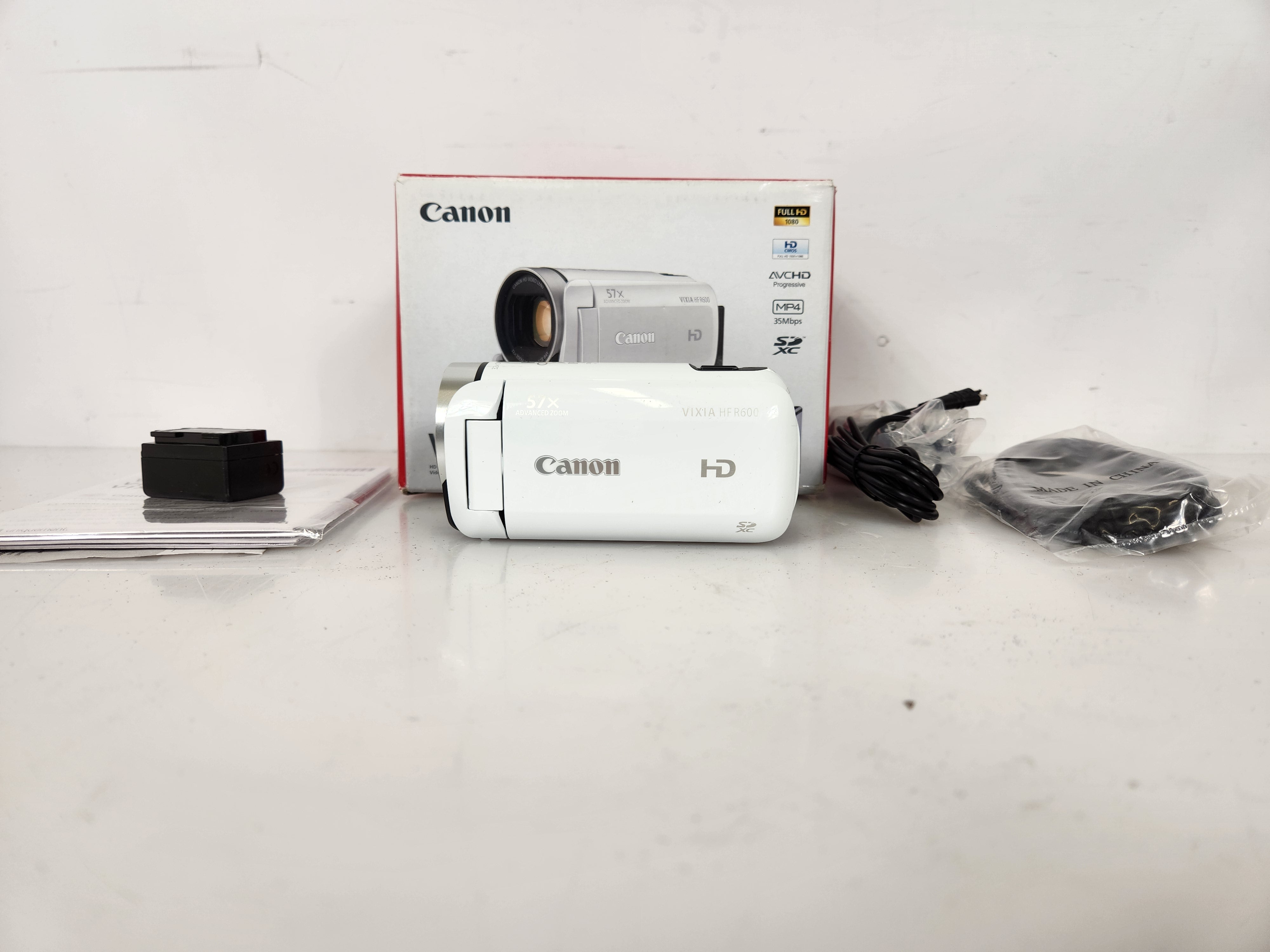 Canon Vixia HF R600 Full HD Camcorder White