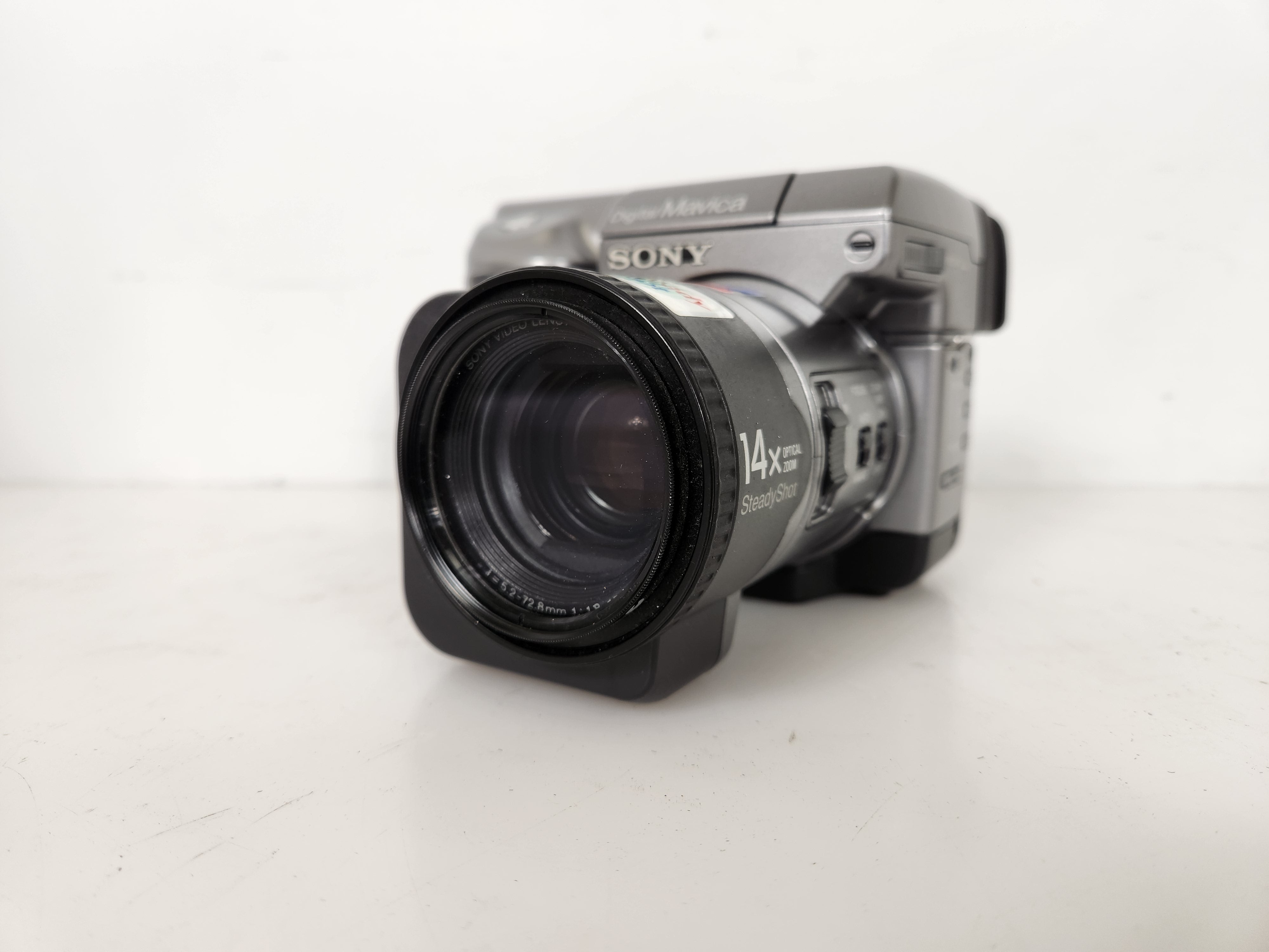 Sony Digital Mavica MVC-FD91 Digital Camera with Bag