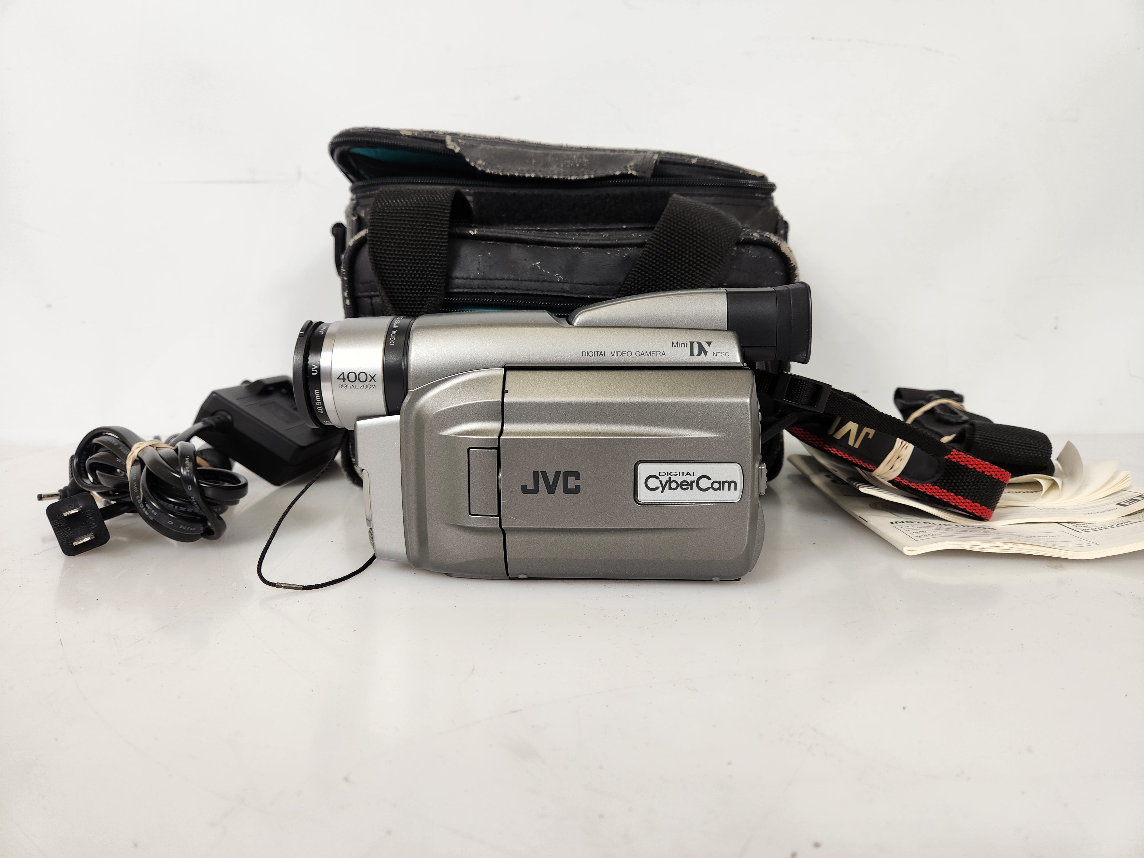 JVC GR-DVF21U Digital CyberCam Camcorder with Bag