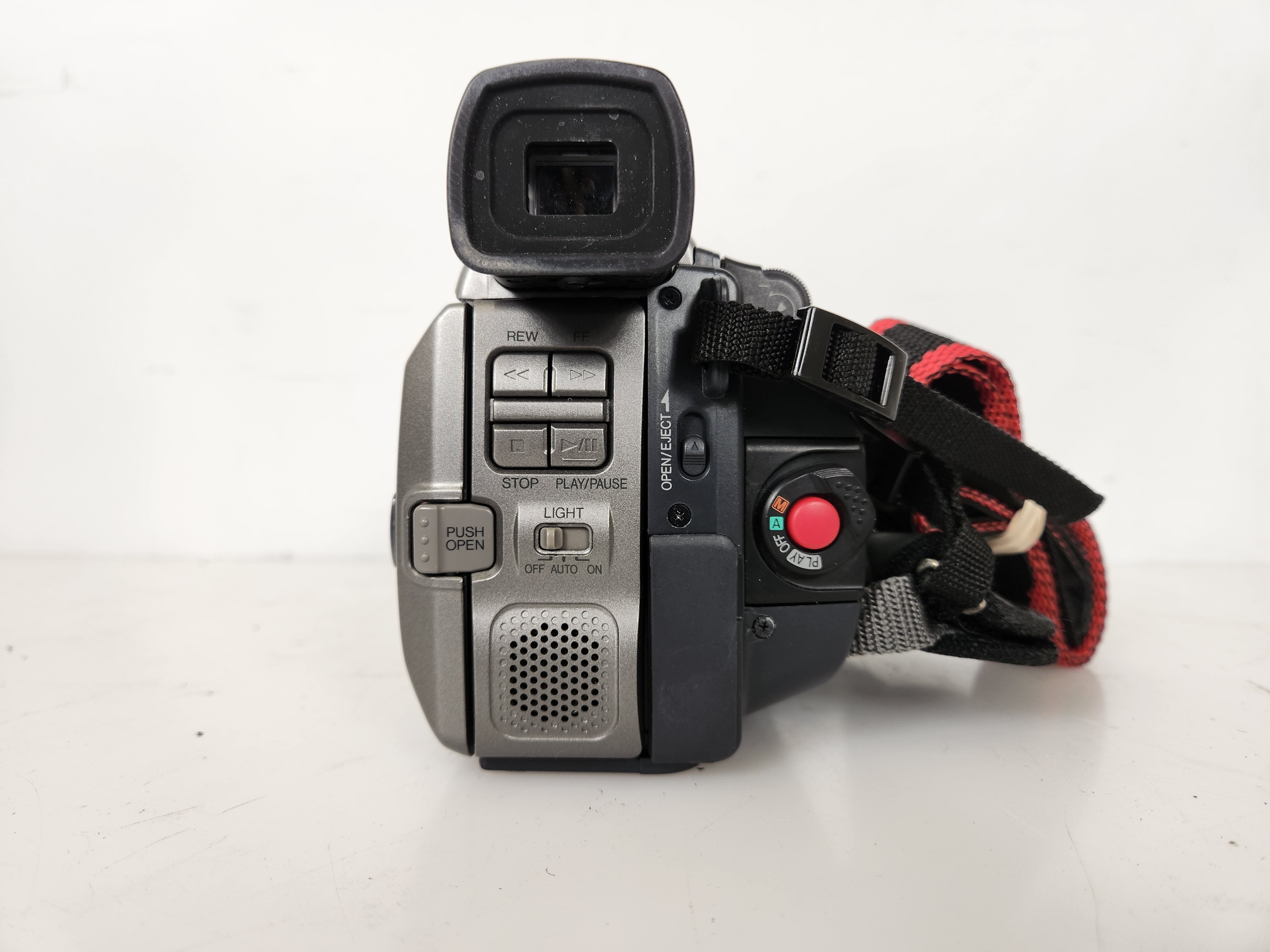 JVC GR-DVF21U Digital CyberCam Camcorder with Bag