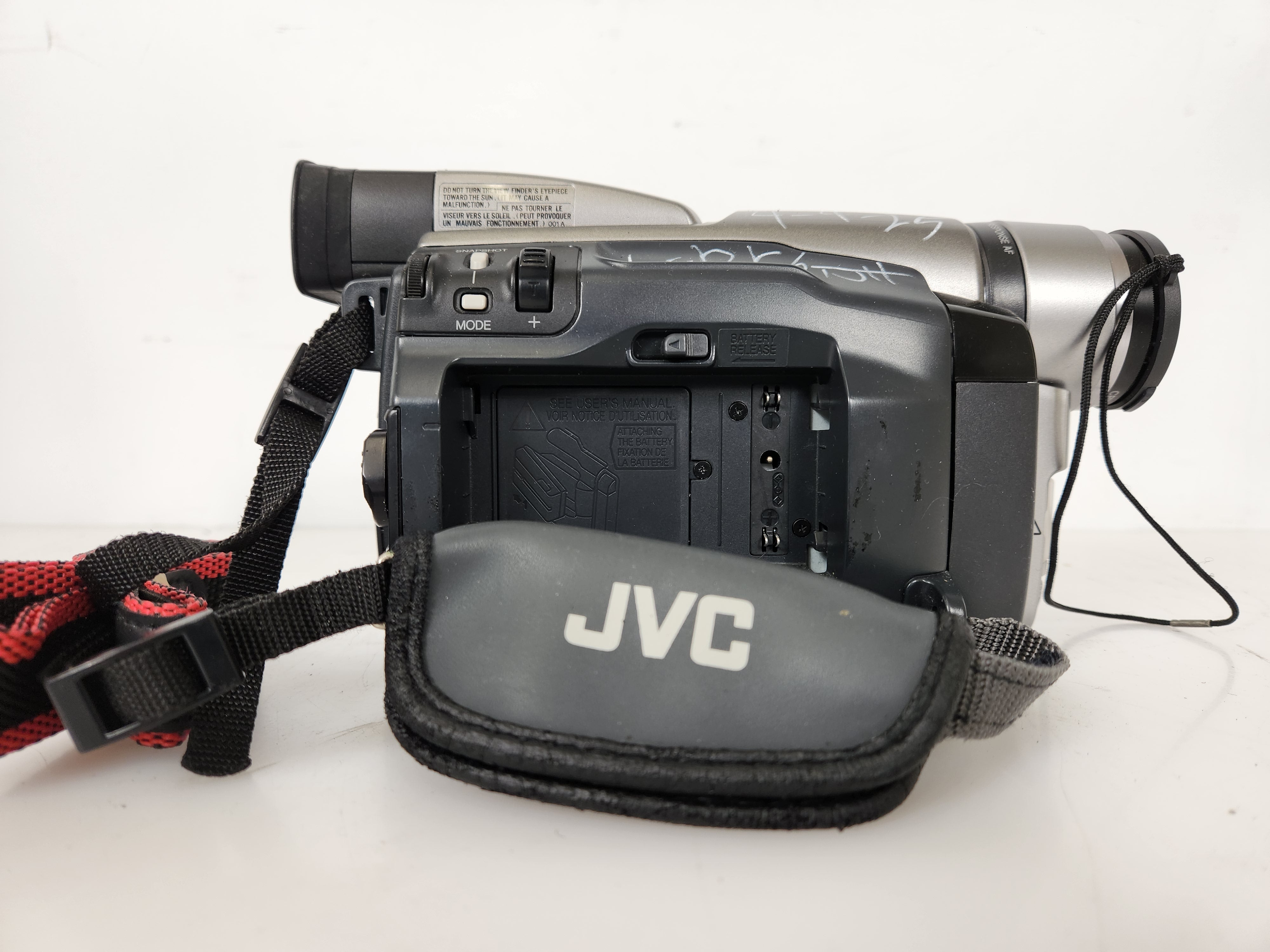 JVC GR-DVF21U Digital CyberCam Camcorder with Bag