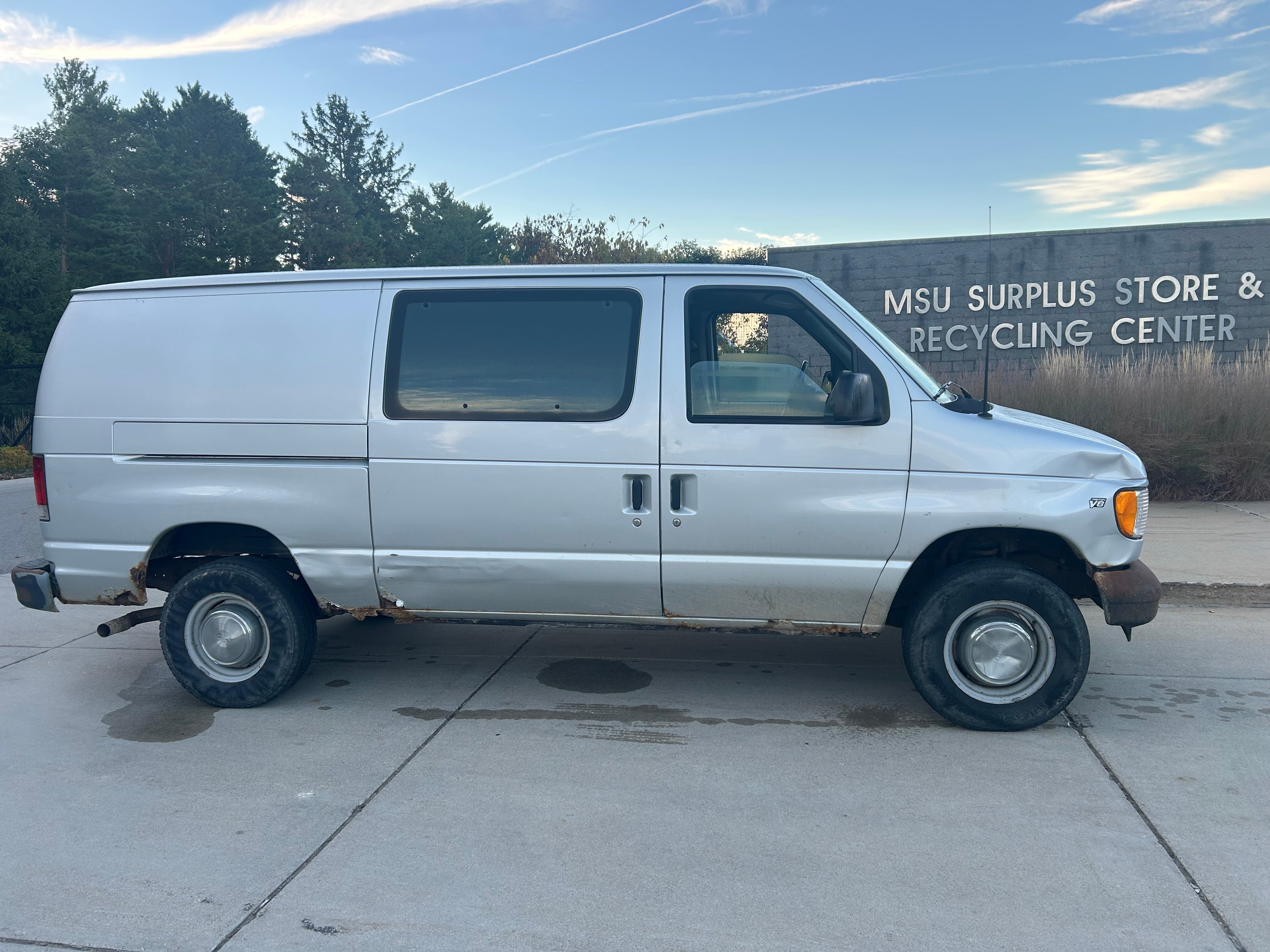2002 - Ford Econoline Van E250- 1389