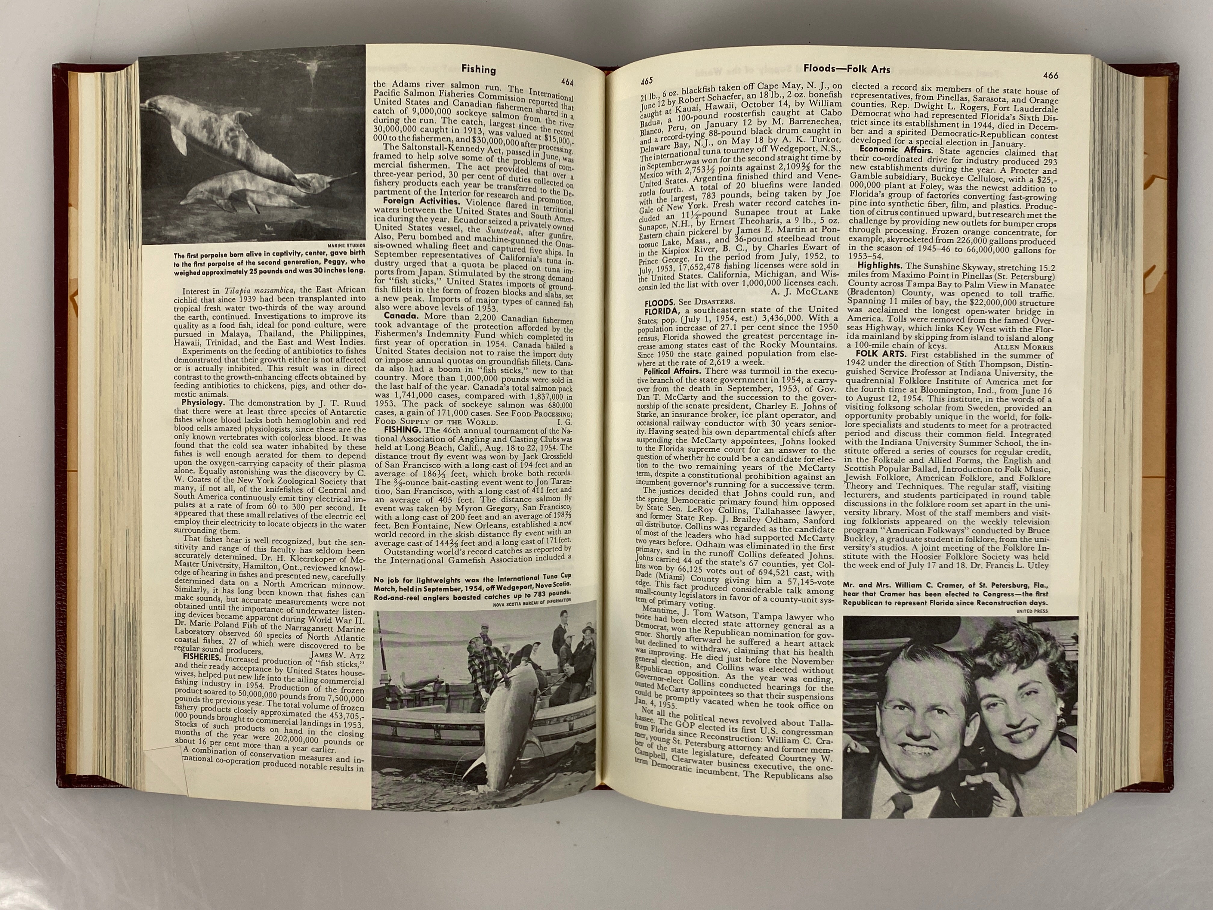 24 Volumes: Complete 1953 The American Peoples Encyclopedia w 4 Yearbooks HC