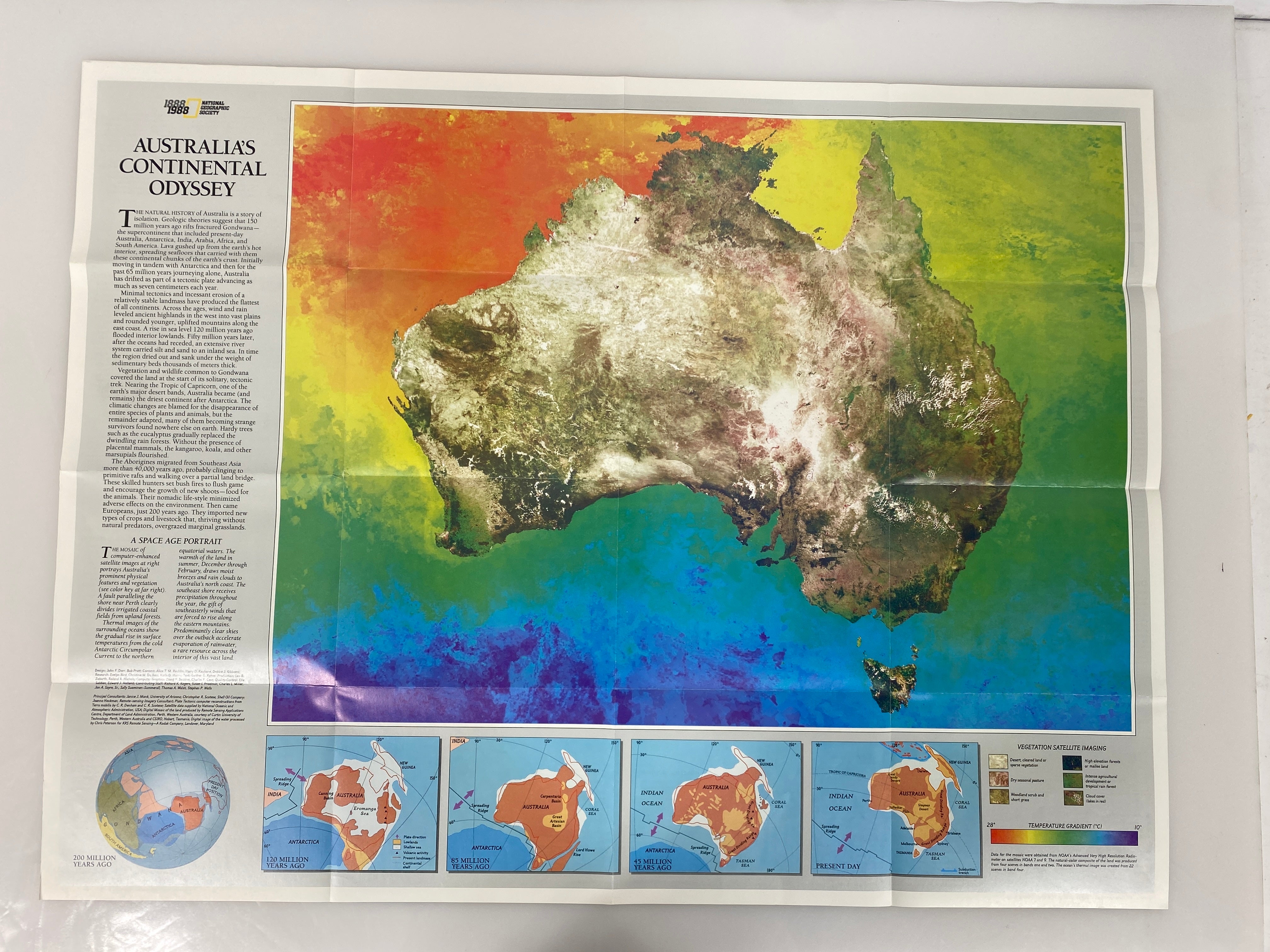 3 Nat Geo Australia Wall Maps Land of Living Fossils/Traveler's Look/Under Siege