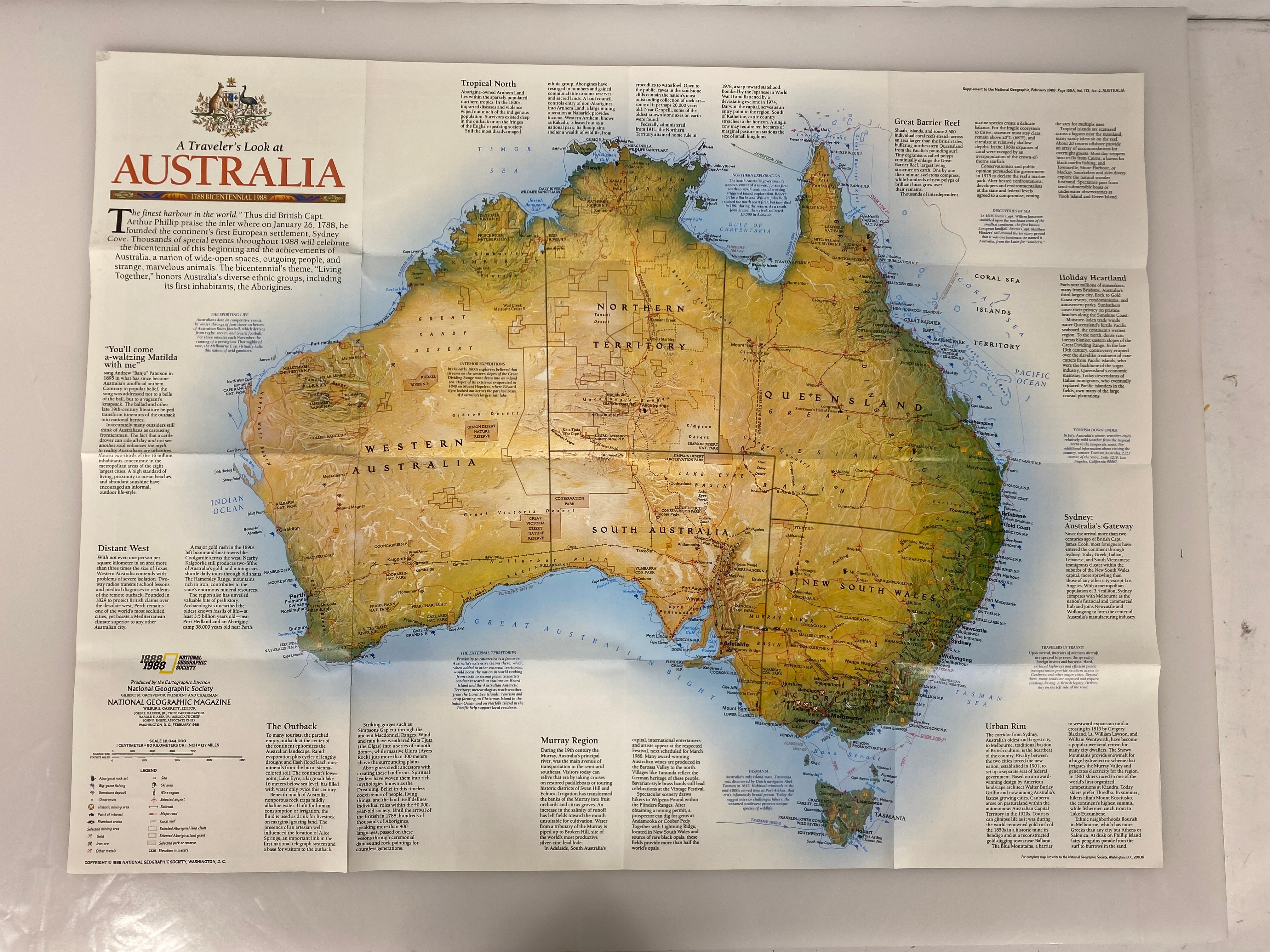 3 Nat Geo Australia Wall Maps Land of Living Fossils/Traveler's Look/Under Siege