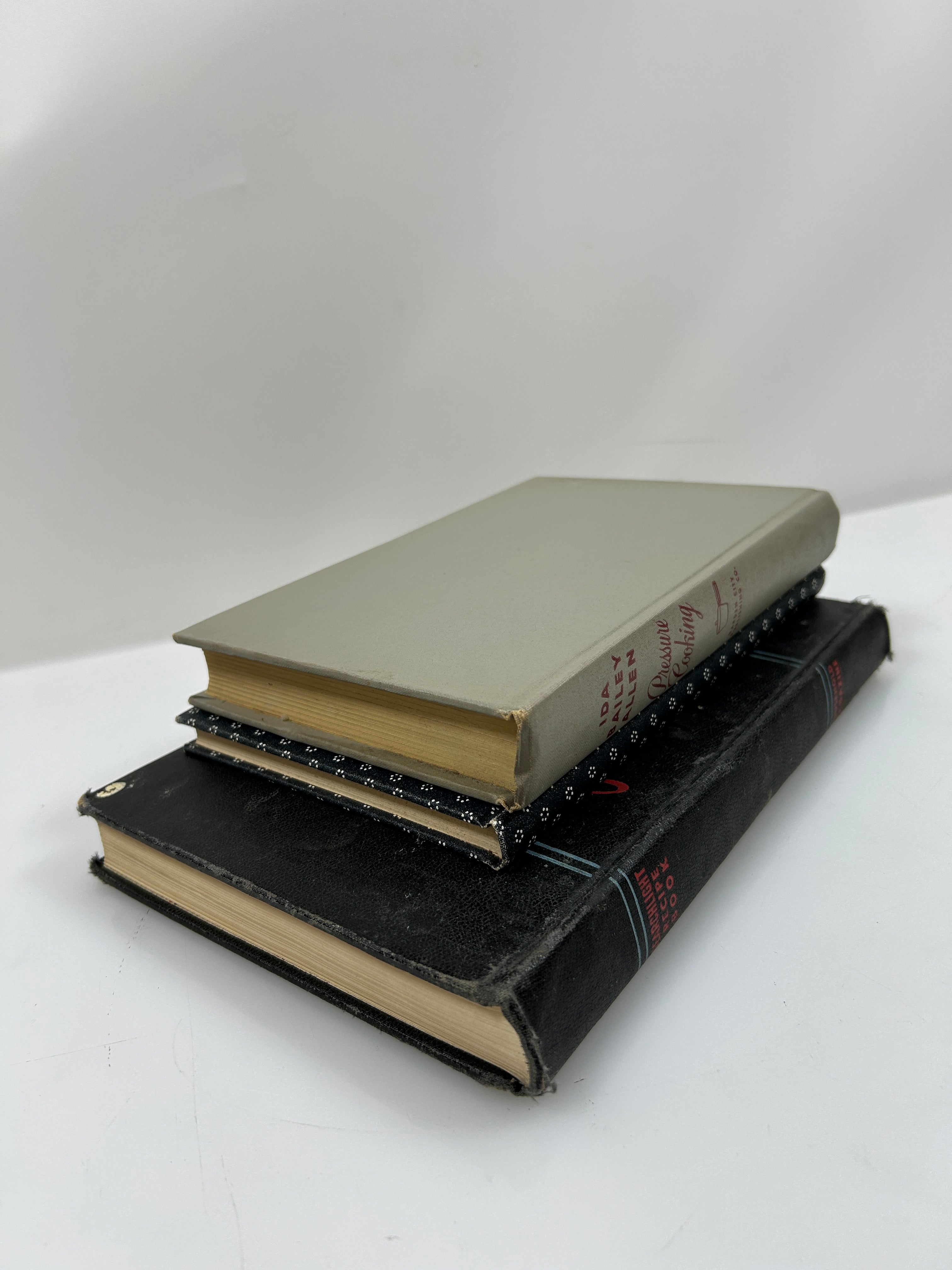 3 Vintage Cookbooks: Searchlight/Amana Recipes/Pressure Cooking 1943-48 HC