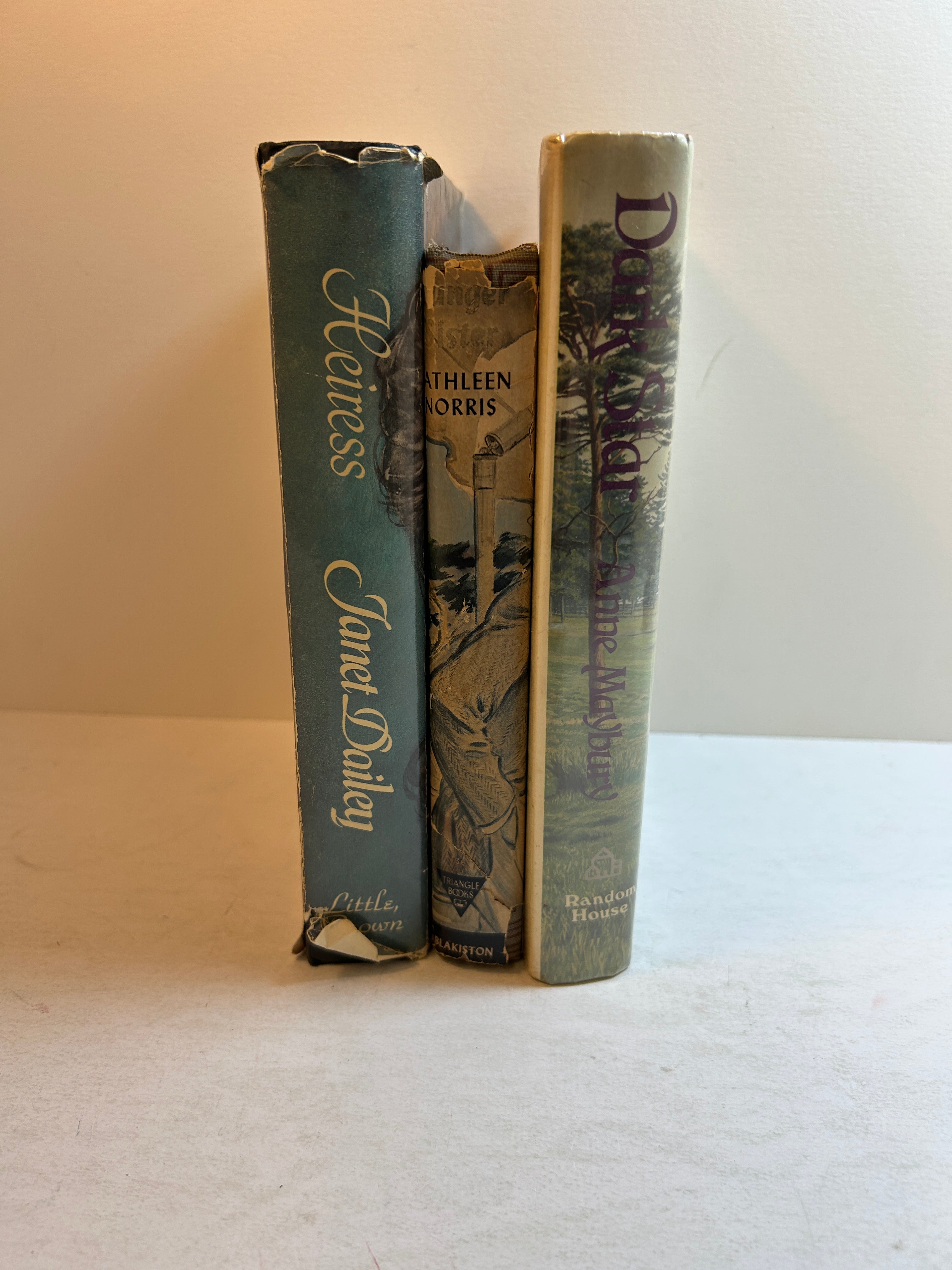 3 Vintage Novels: Younger Sister/Dark Star/Heiress 1945-1987 HC DJ