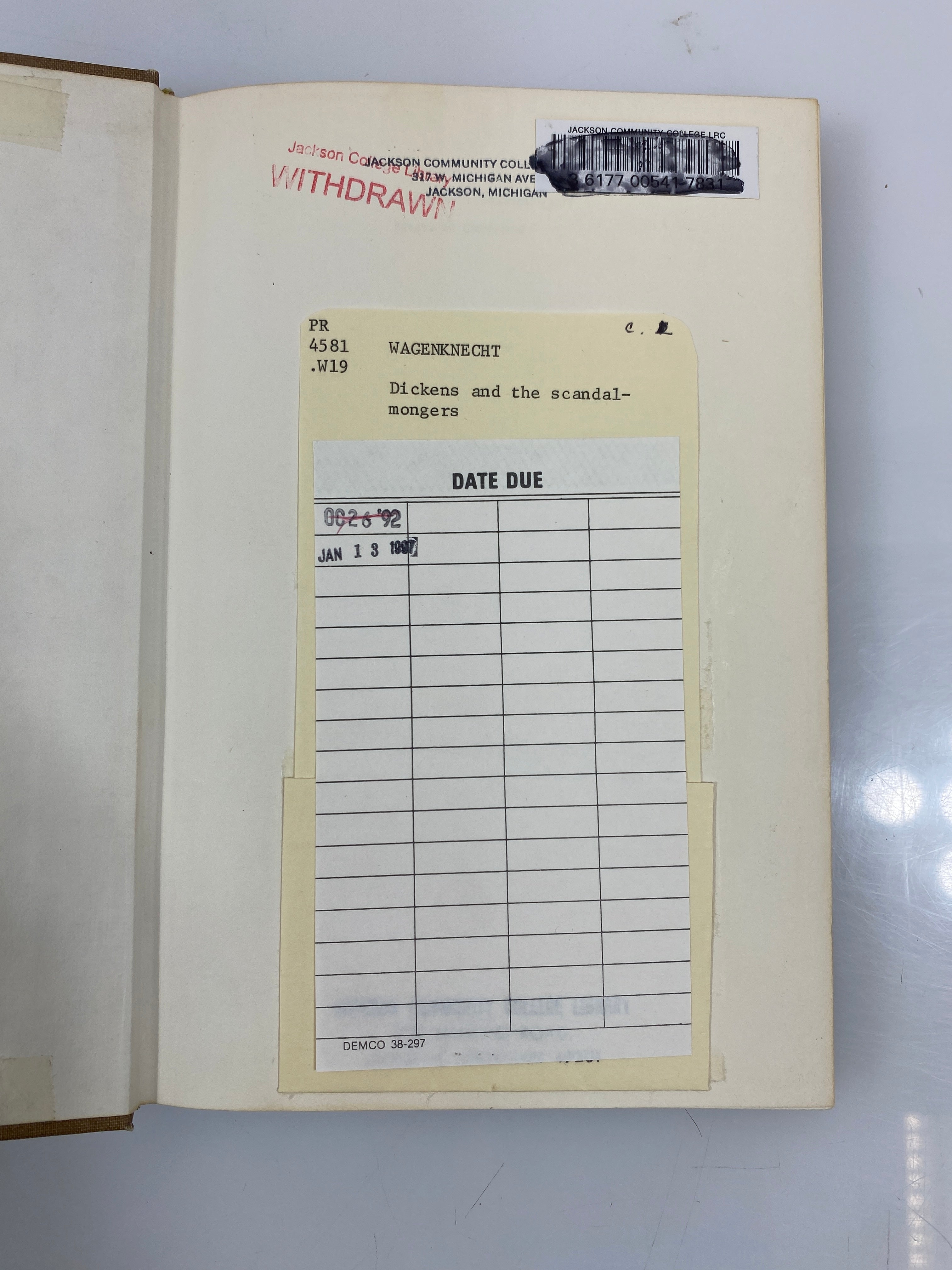 3 Vols: Dickens & the Scandalmongers/Bleak House/Here Comes Dickens Ex-Library