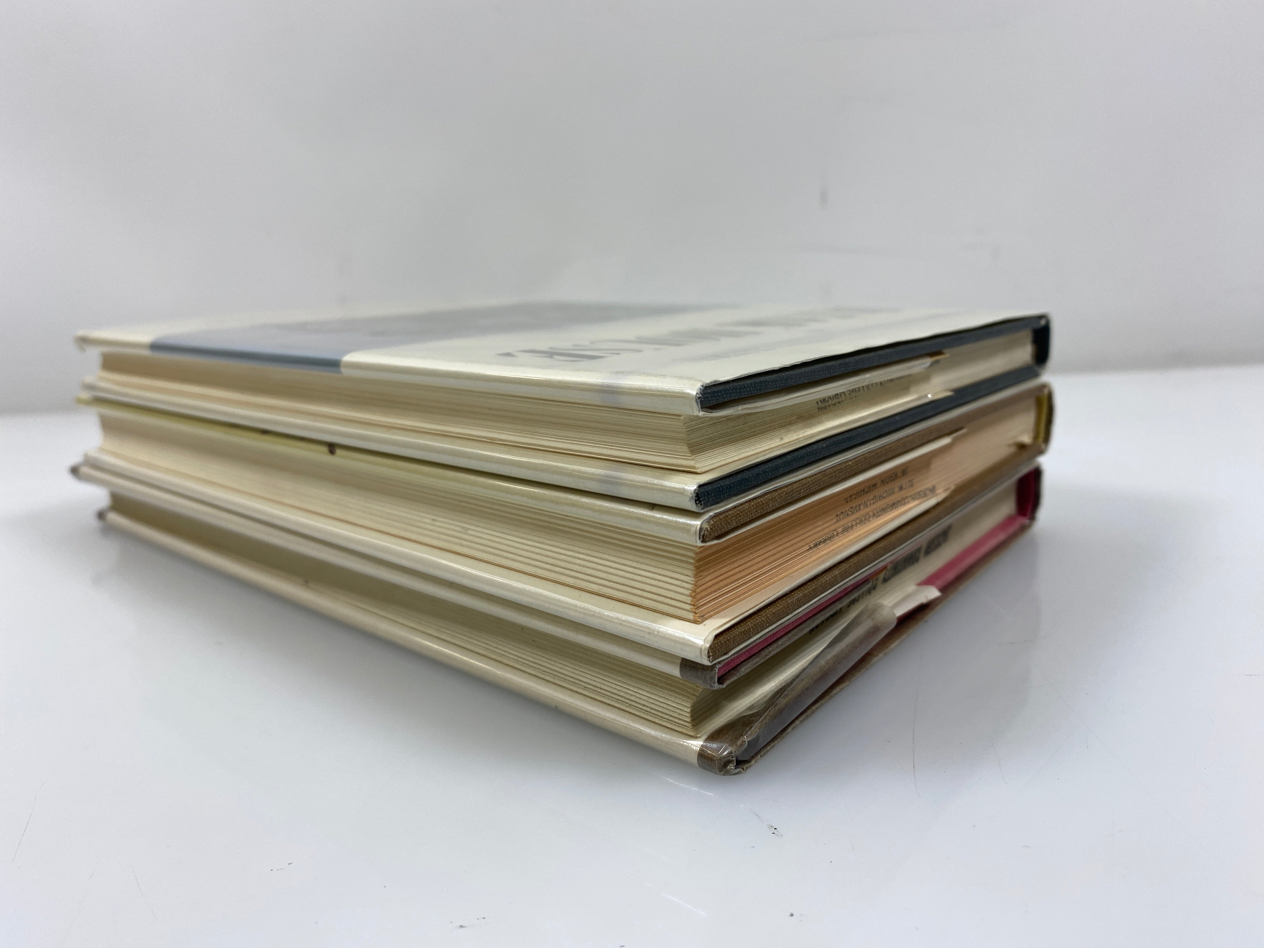 3 Vols: Dickens & the Scandalmongers/Bleak House/Here Comes Dickens Ex-Library