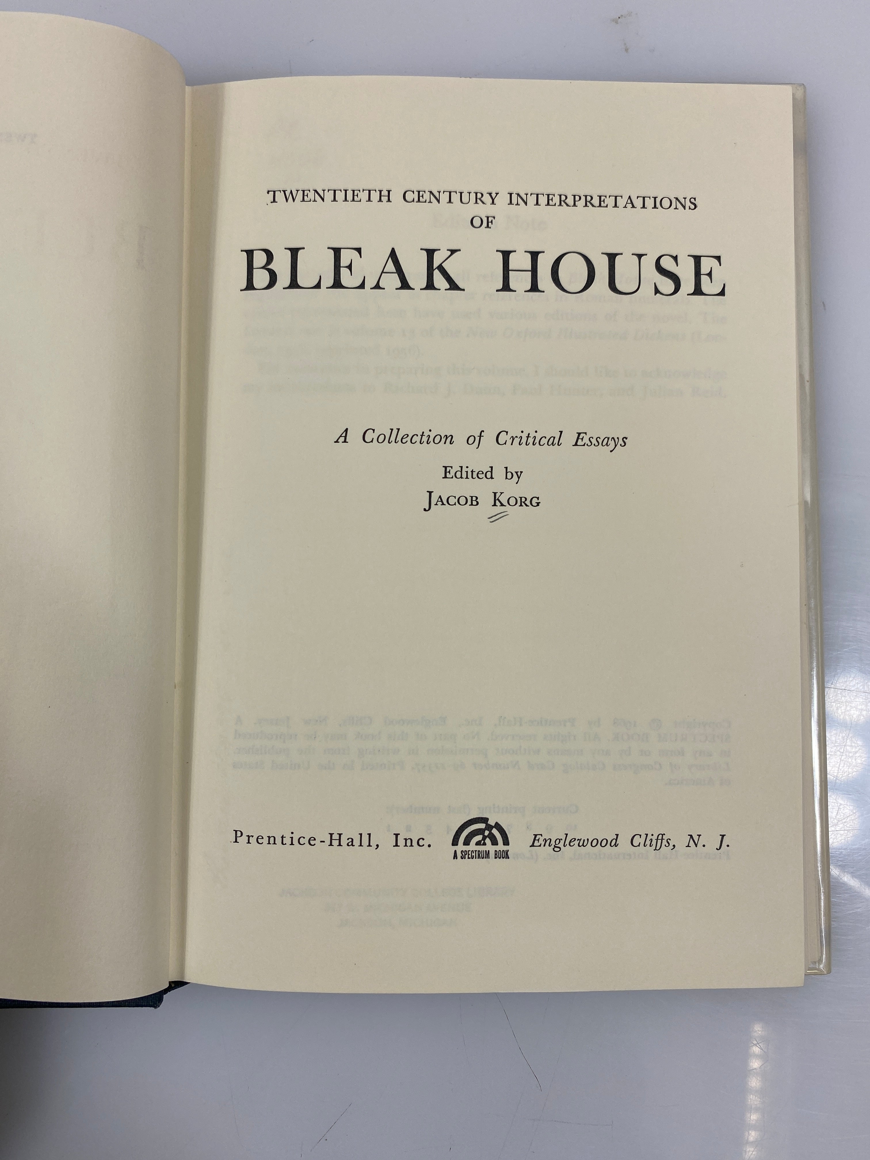 3 Vols: Dickens & the Scandalmongers/Bleak House/Here Comes Dickens Ex-Library