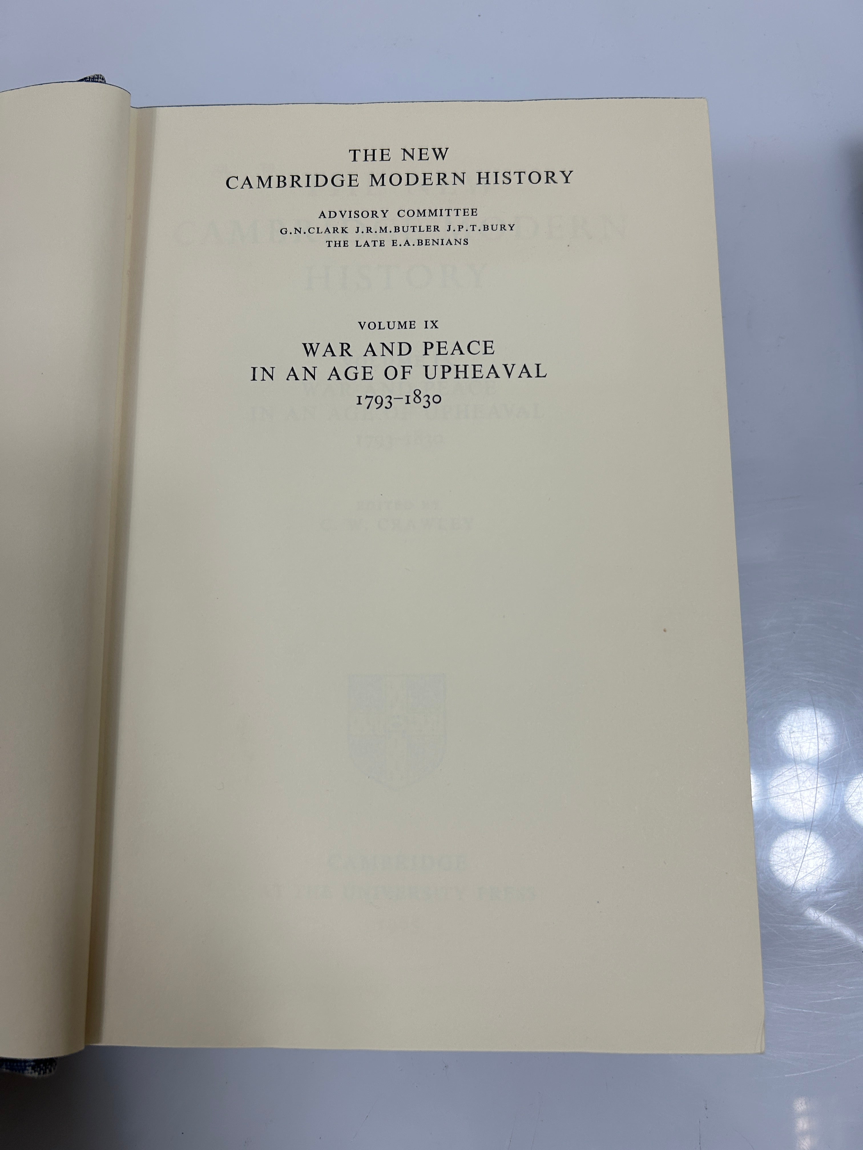 3 Volumes The New Cambridge Modern  History (4, 9, Atlas) 1965-70 Ex-Library HC