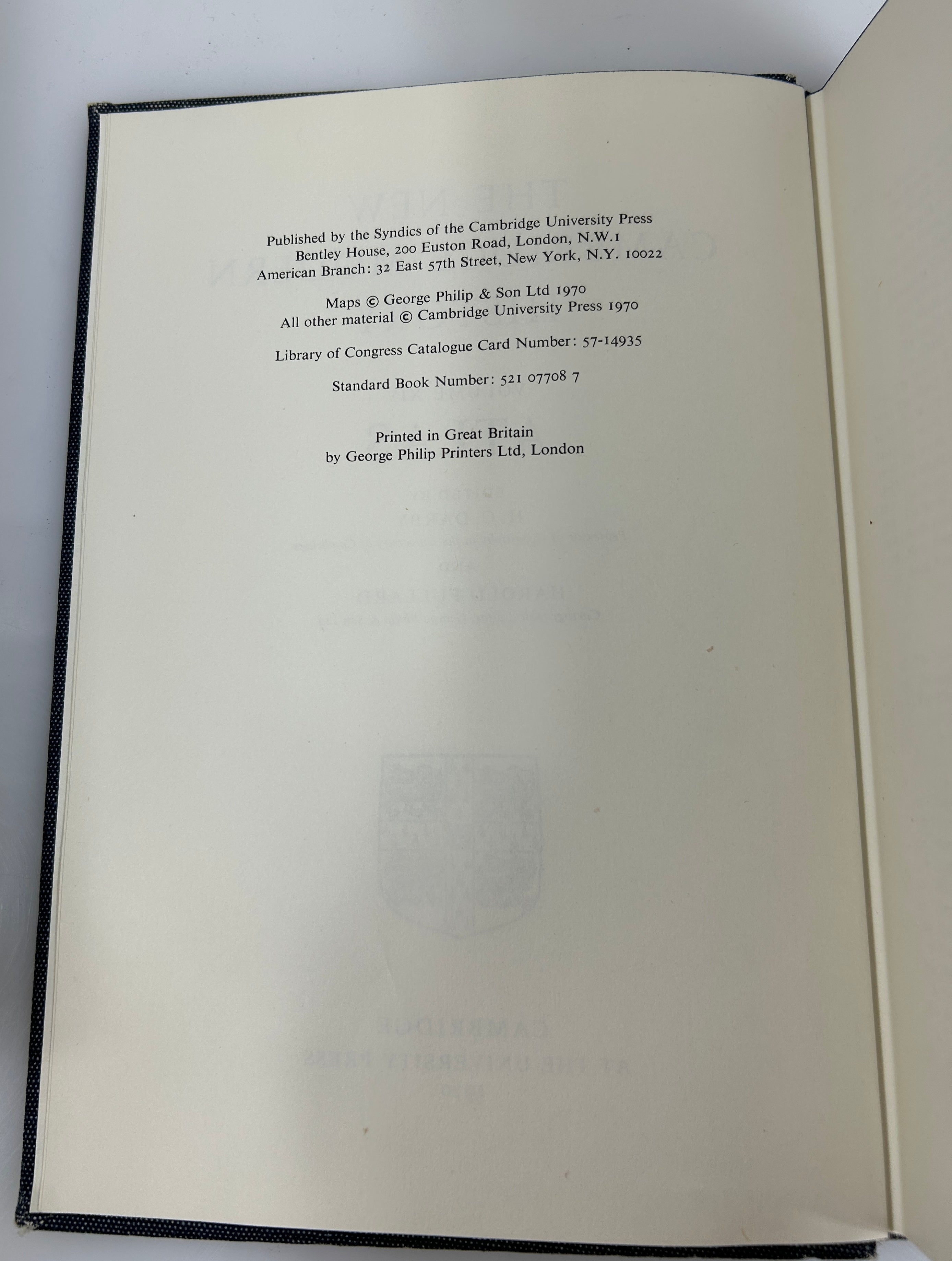 3 Volumes The New Cambridge Modern  History (4, 9, Atlas) 1965-70 Ex-Library HC