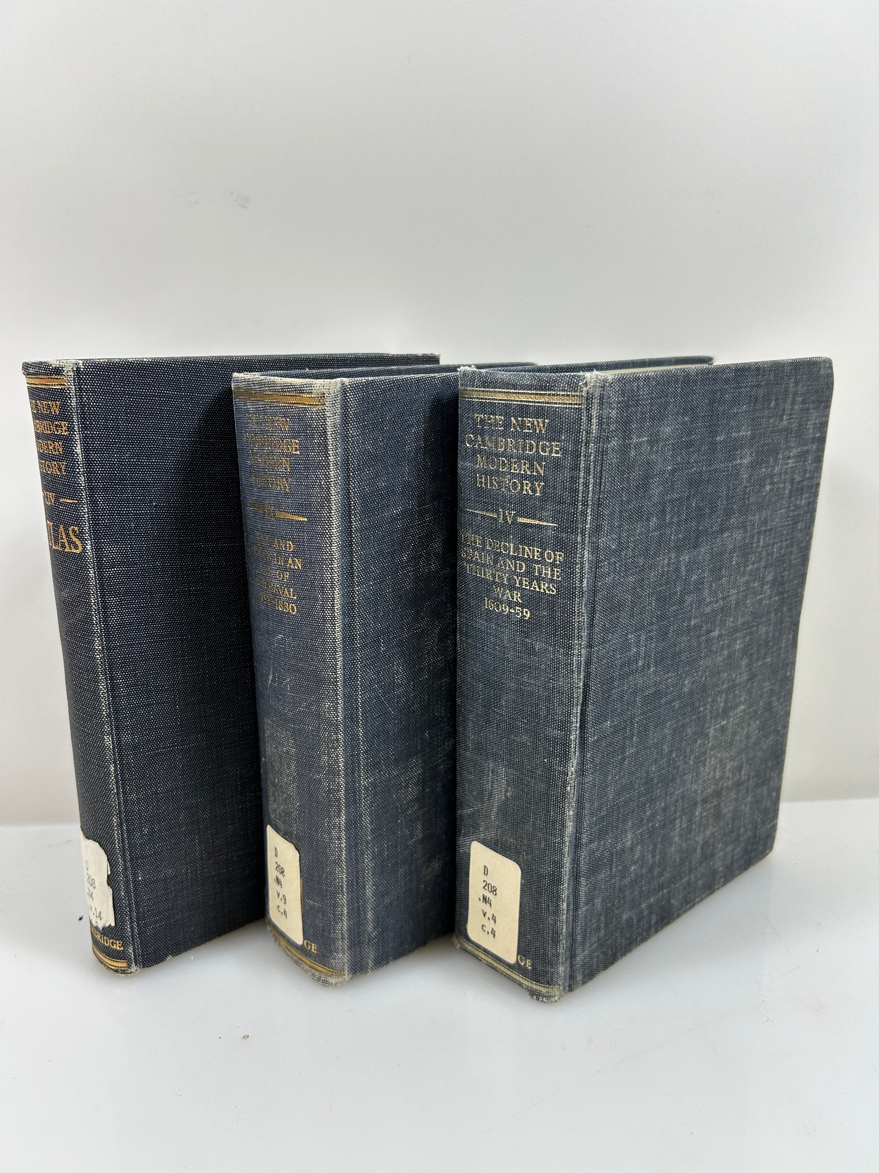 3 Volumes The New Cambridge Modern  History (4, 9, Atlas) 1965-70 Ex-Library HC