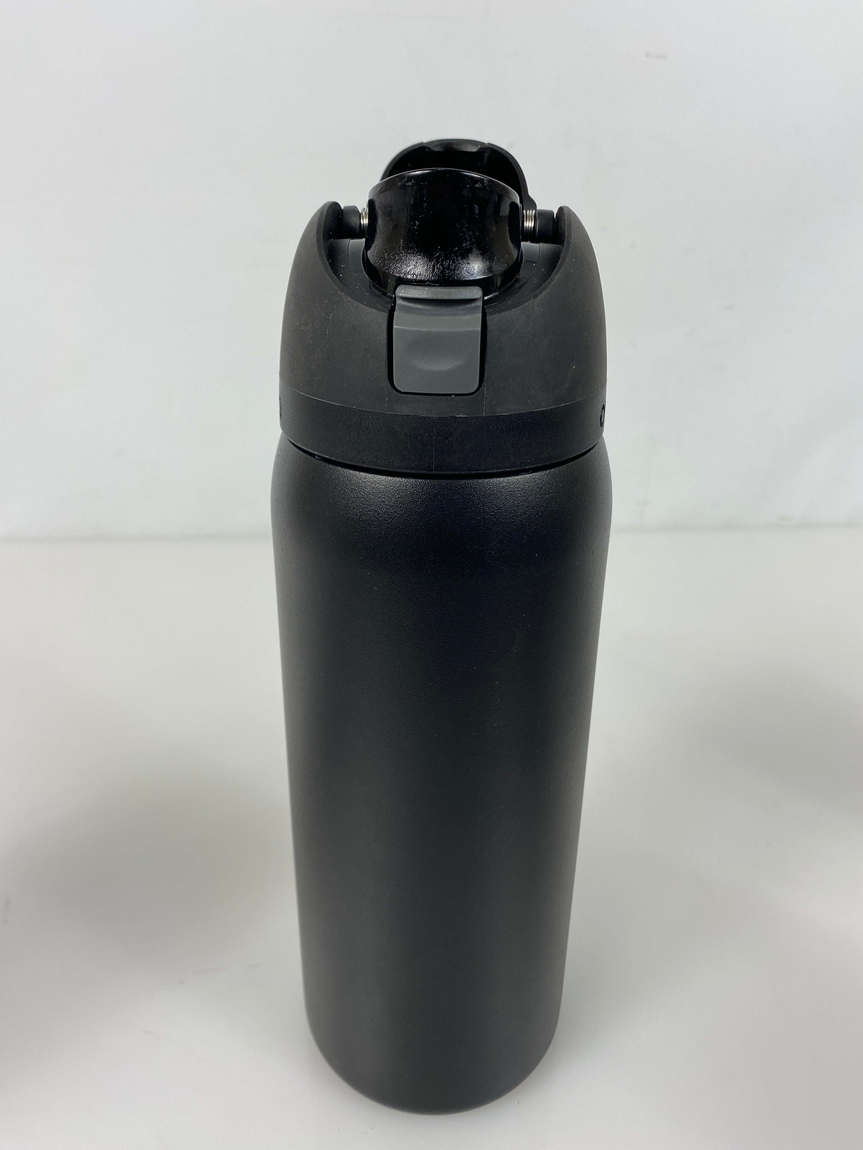 32 oz Black Owala FreeSip Water Bottle