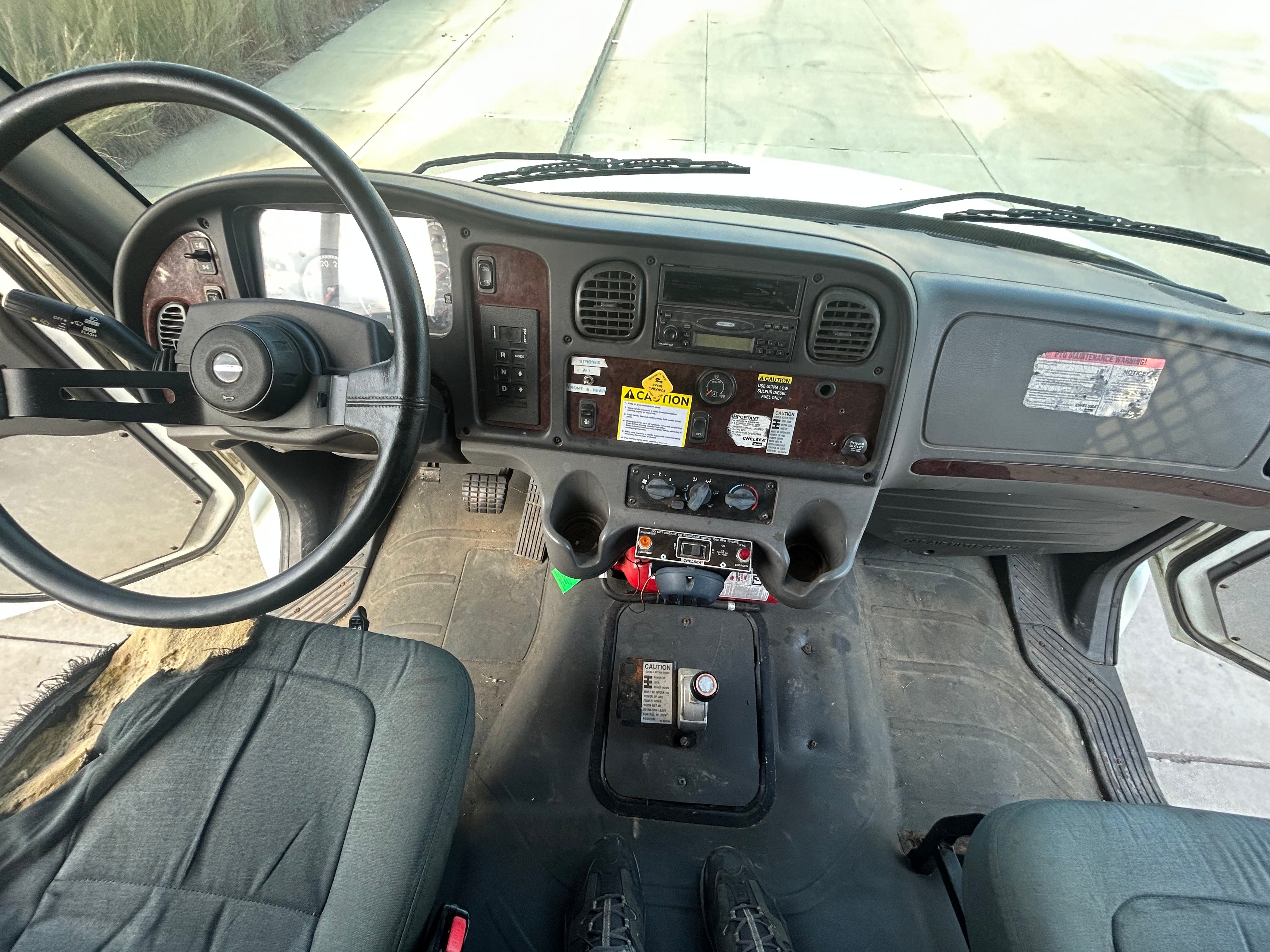 2008 - Freightliner M2 - 1379