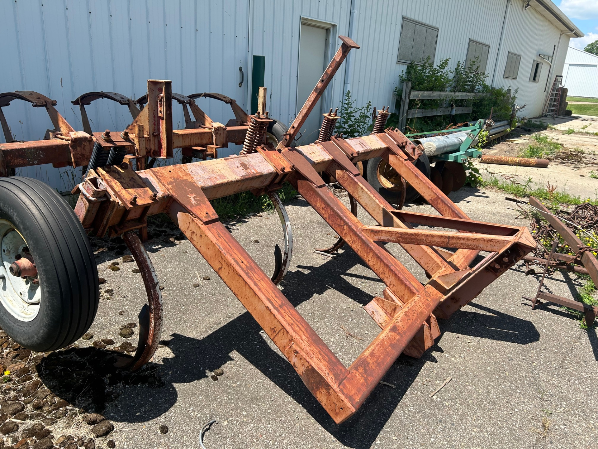 4-Shank Chisel Plow