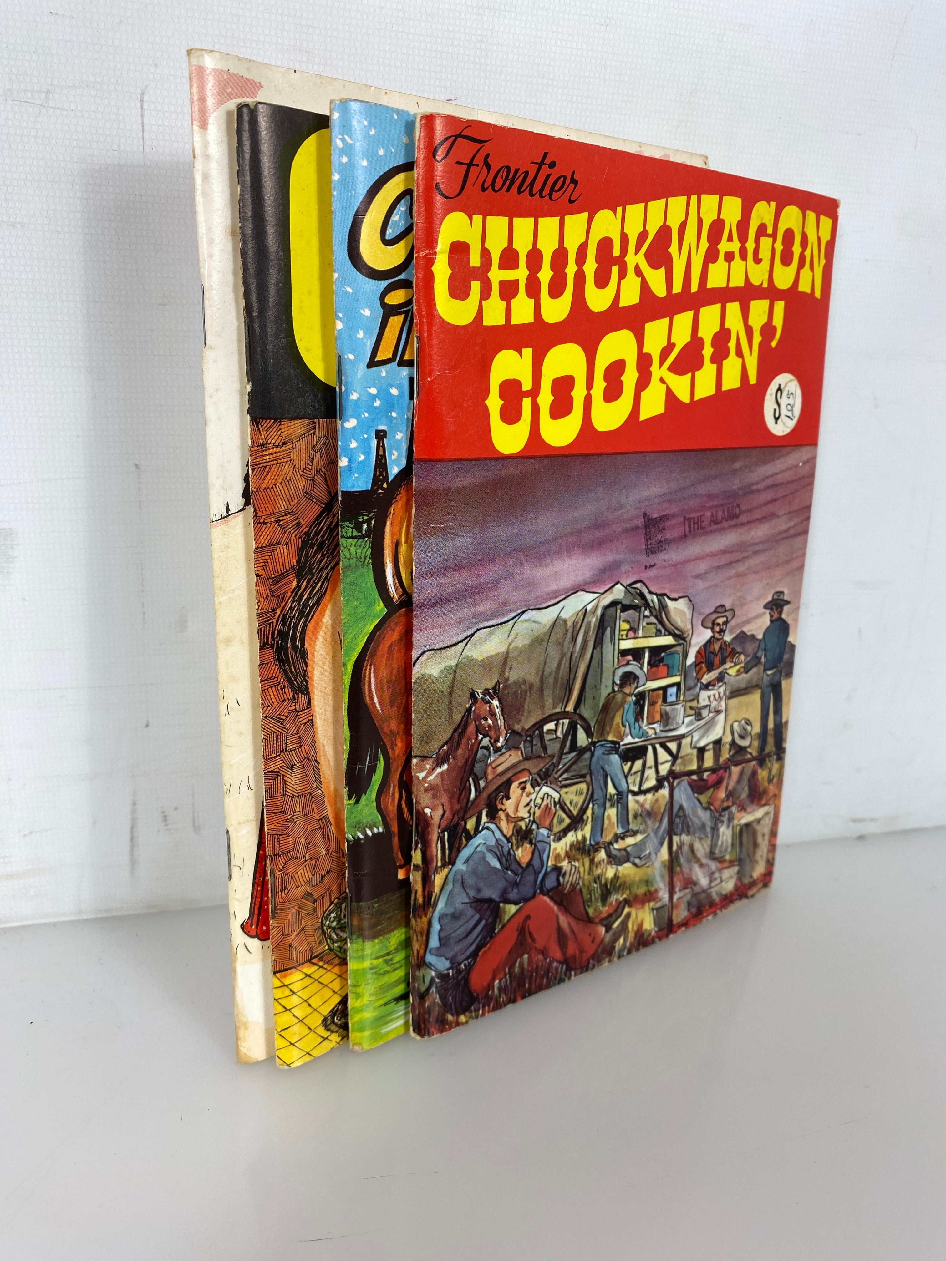 4 Vtg Cookbooks: Chuckwagon/Ma's Cookin'/Cookin' in TX/Rebel Country 1972-75 SC