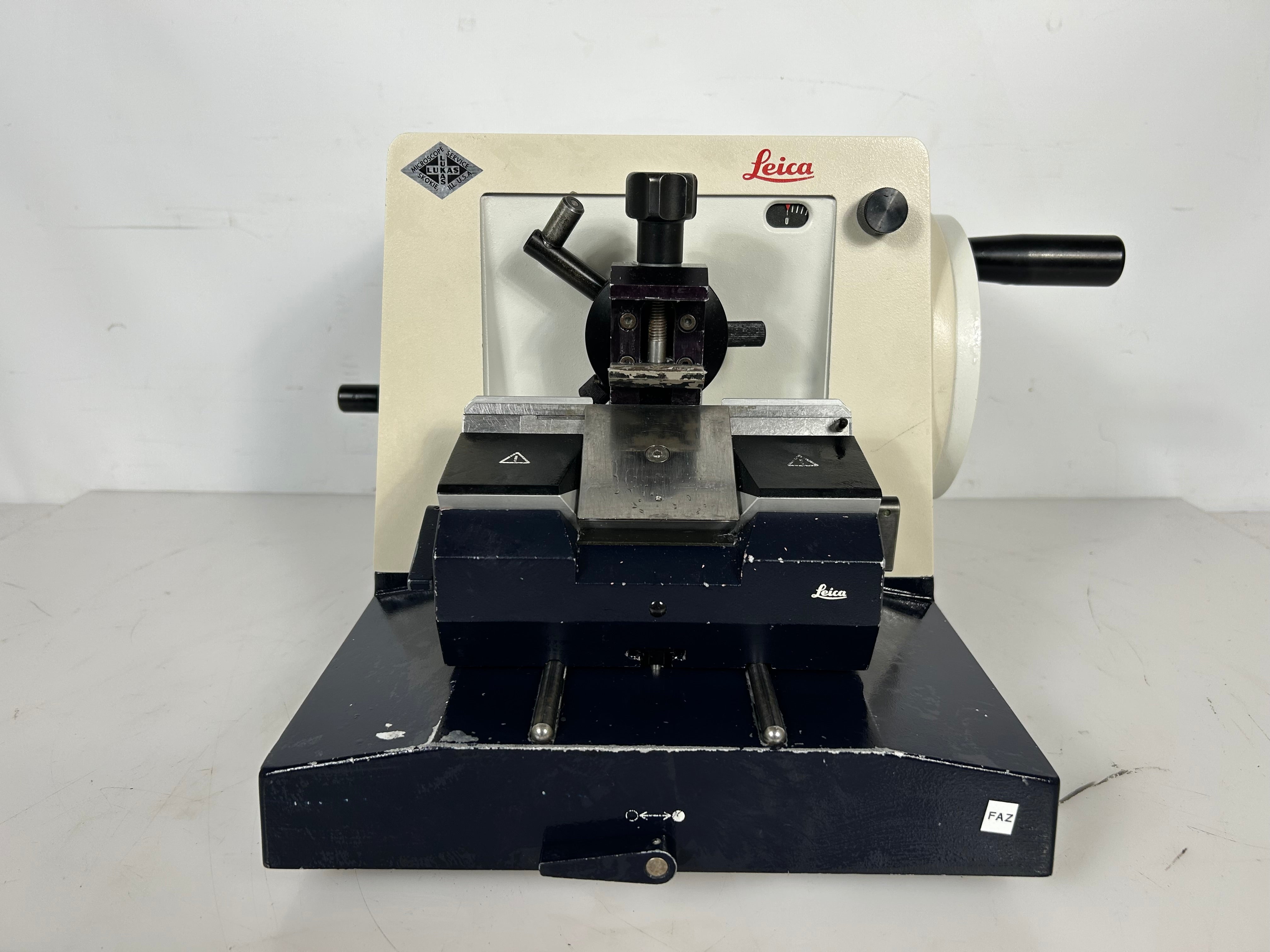 Leica RM2025 Manual Rotary Microtome