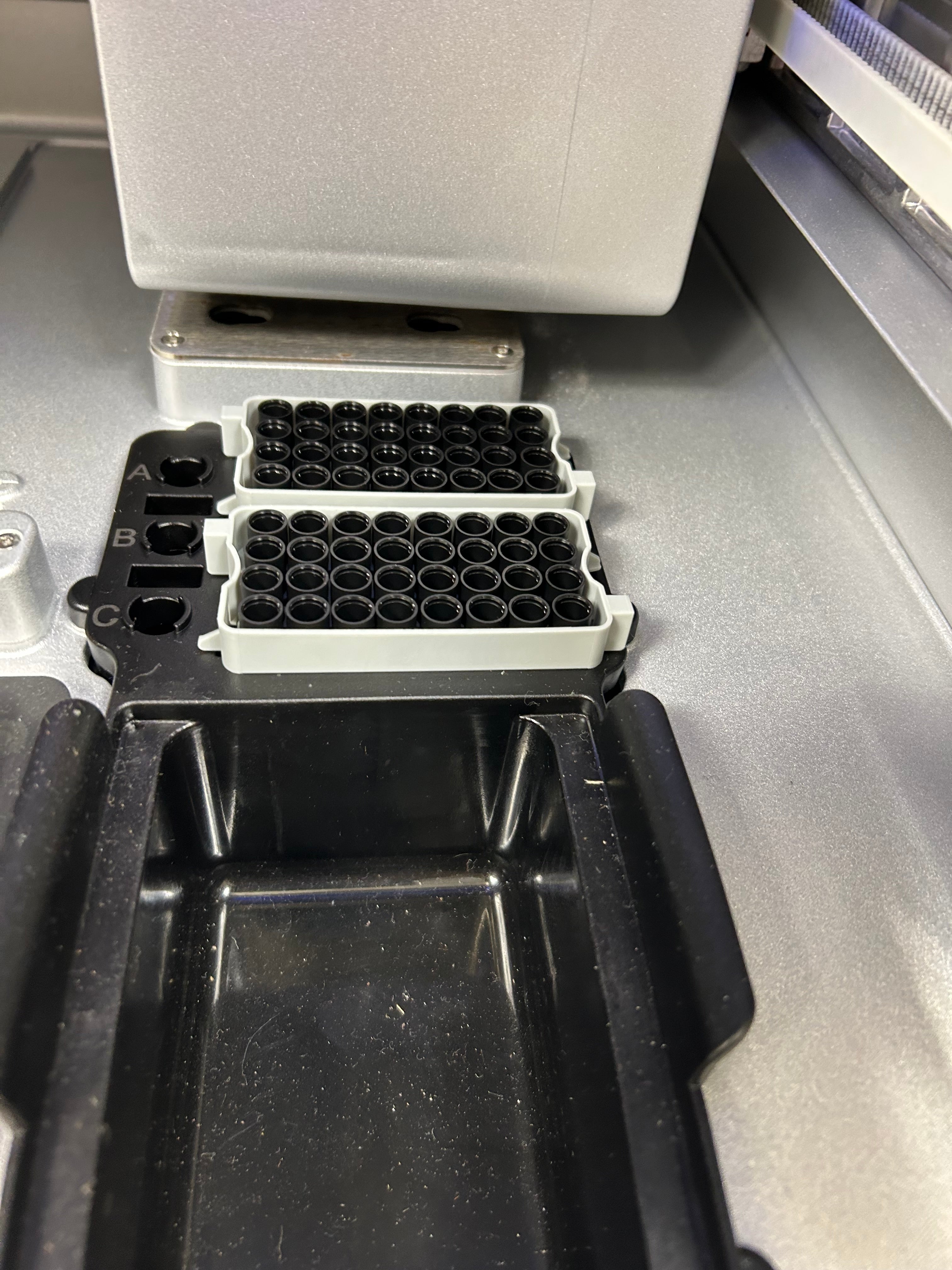 Qiagen QIAcube Automated DNA/RNA Purification System *Untested*