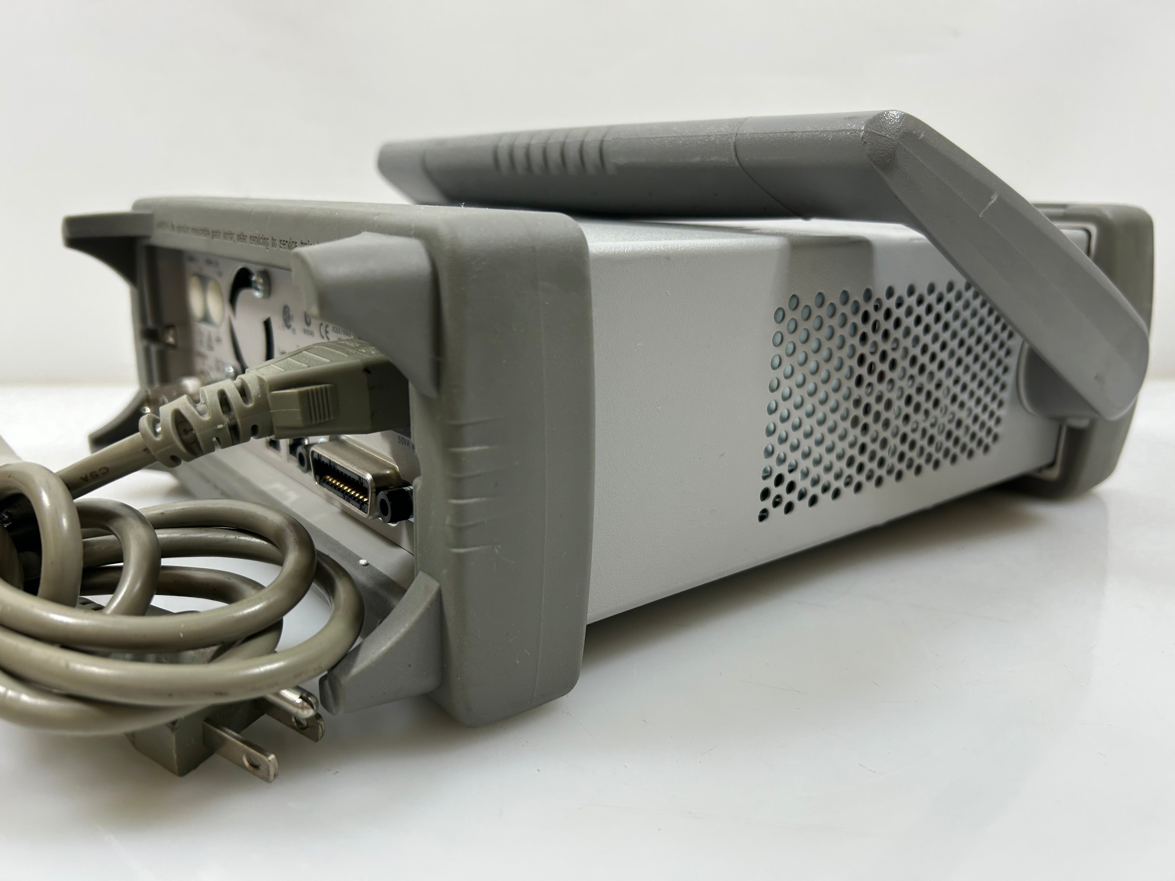 Agilent 33220A 20MHz Function and Arbitrary Waveform Generator *Untested*