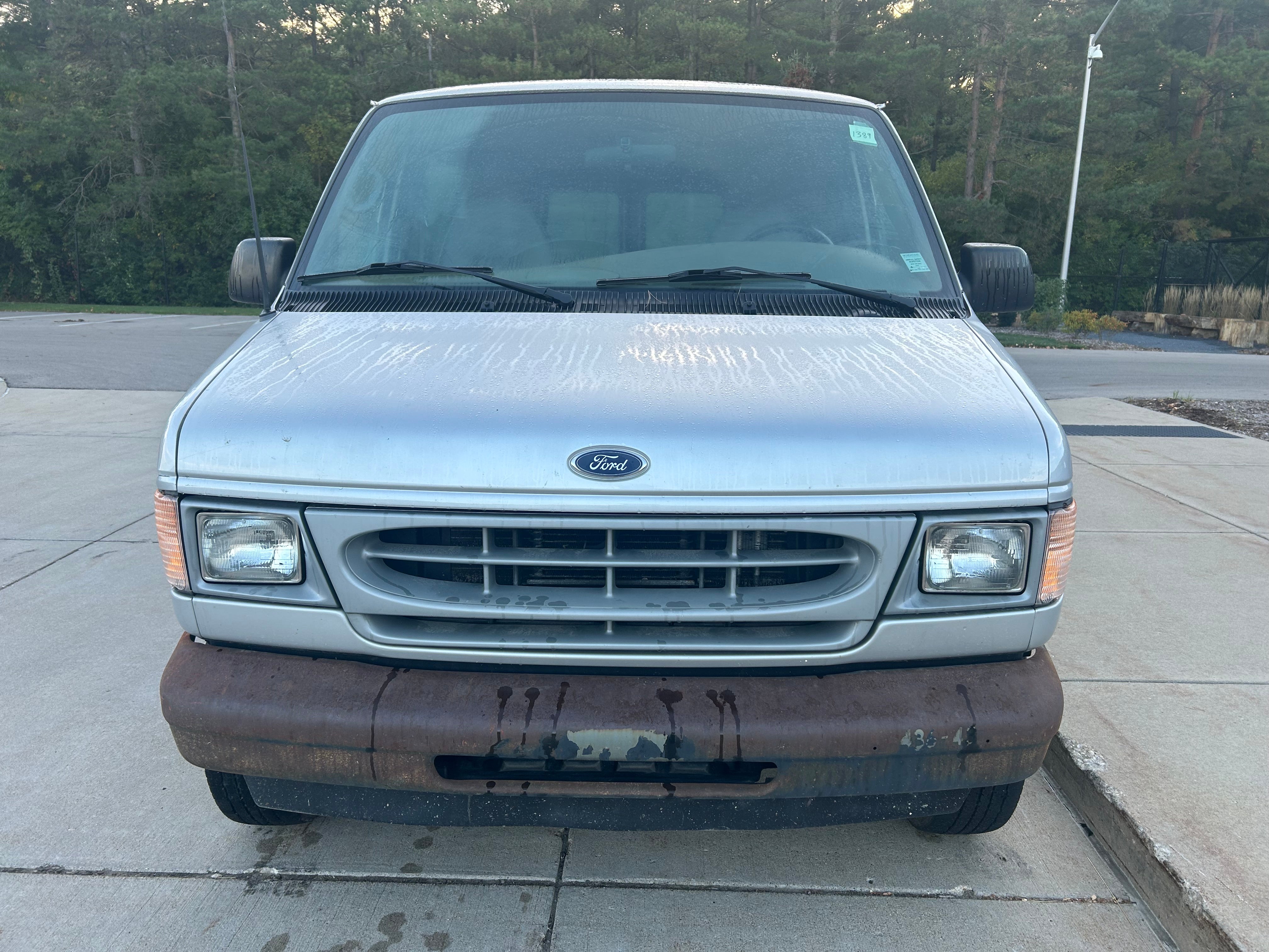 2002 - Ford Econoline Van E250- 1389