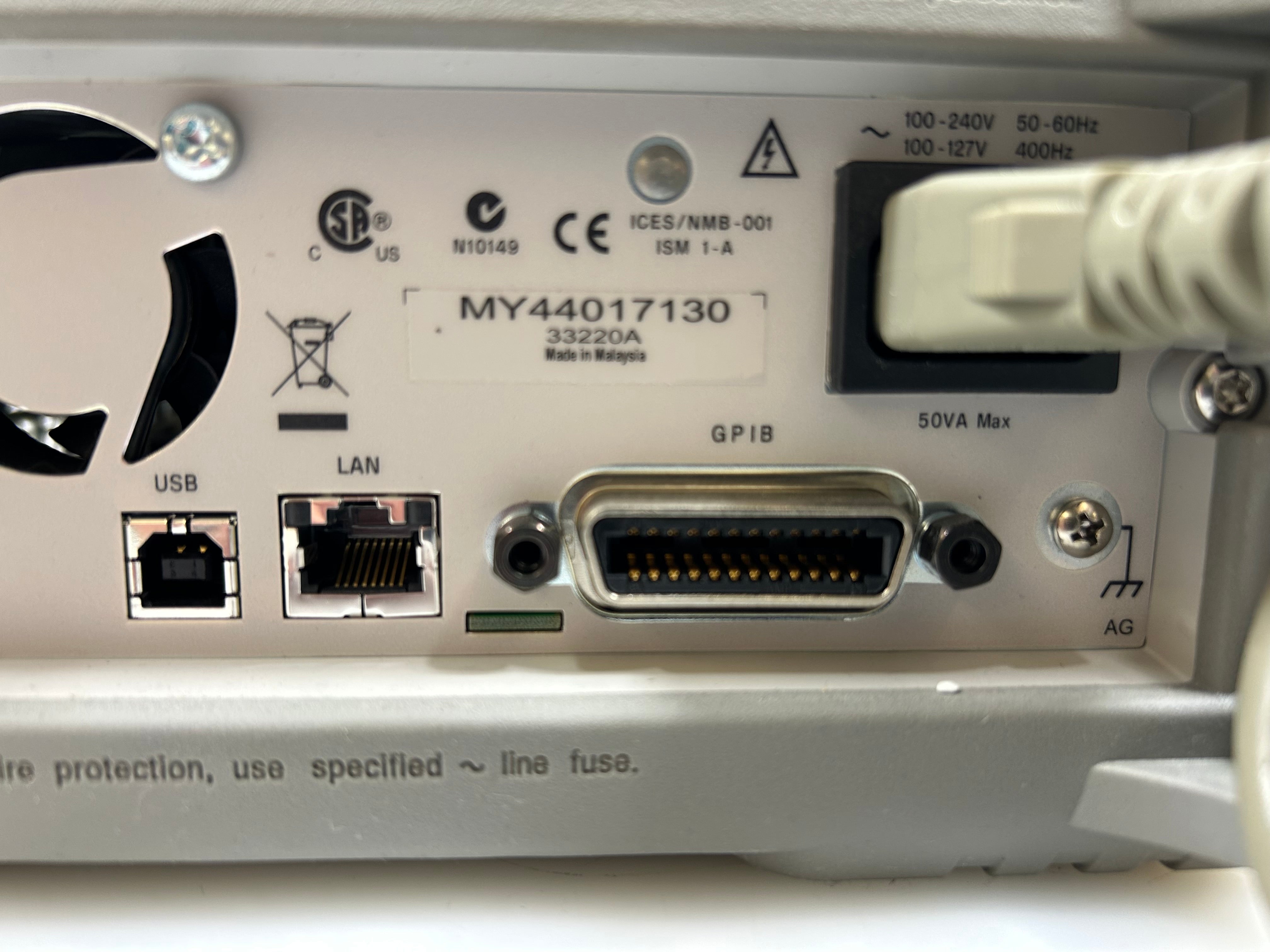 Agilent 33220A 20MHz Function and Arbitrary Waveform Generator *Untested*