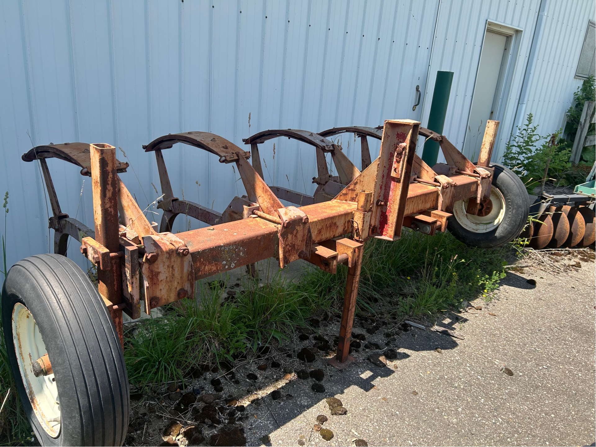 5-Shank Chisel Plow