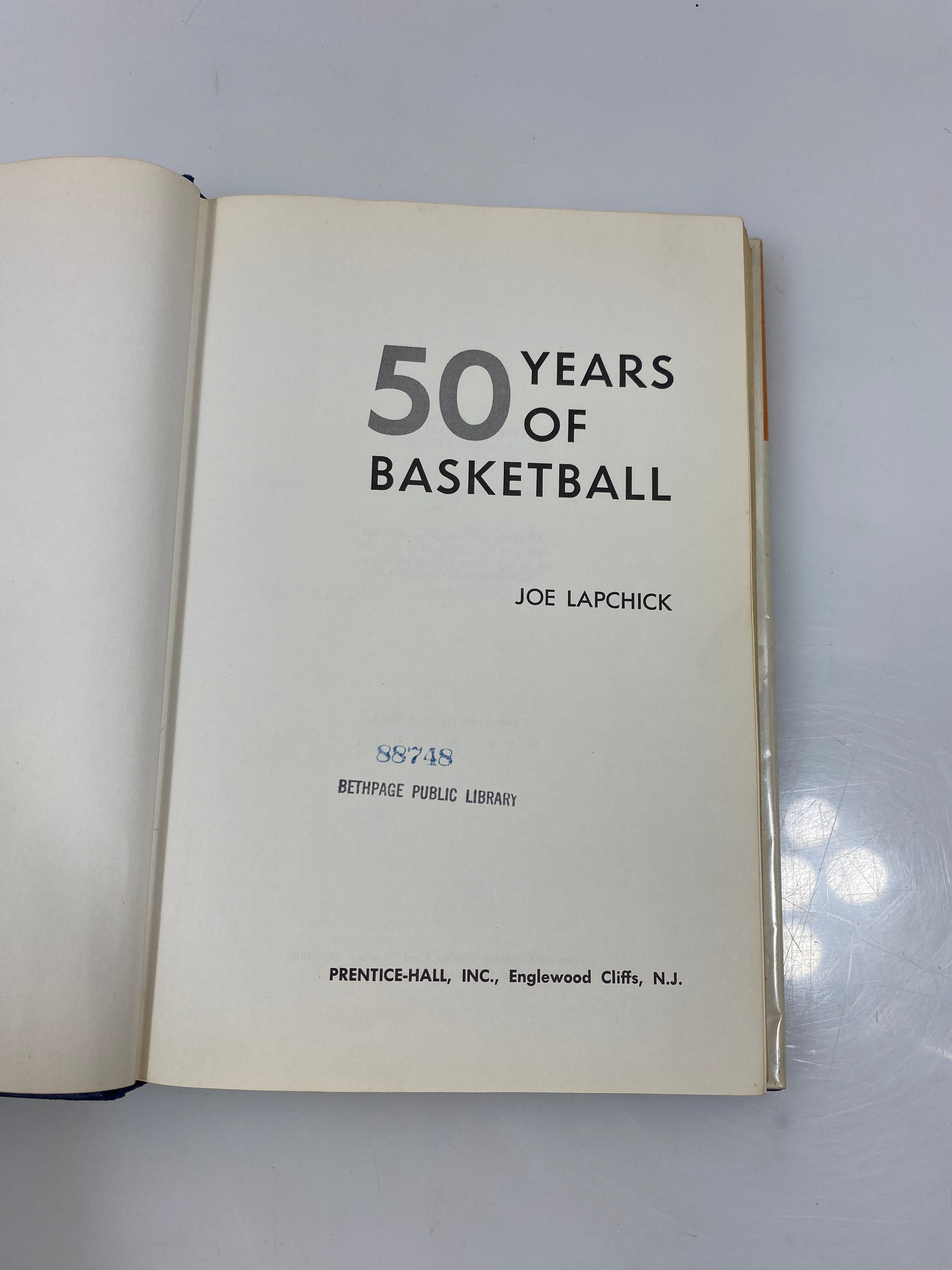 50 Years of Basketball by Lapchick 1968 Ex-library HCDJ