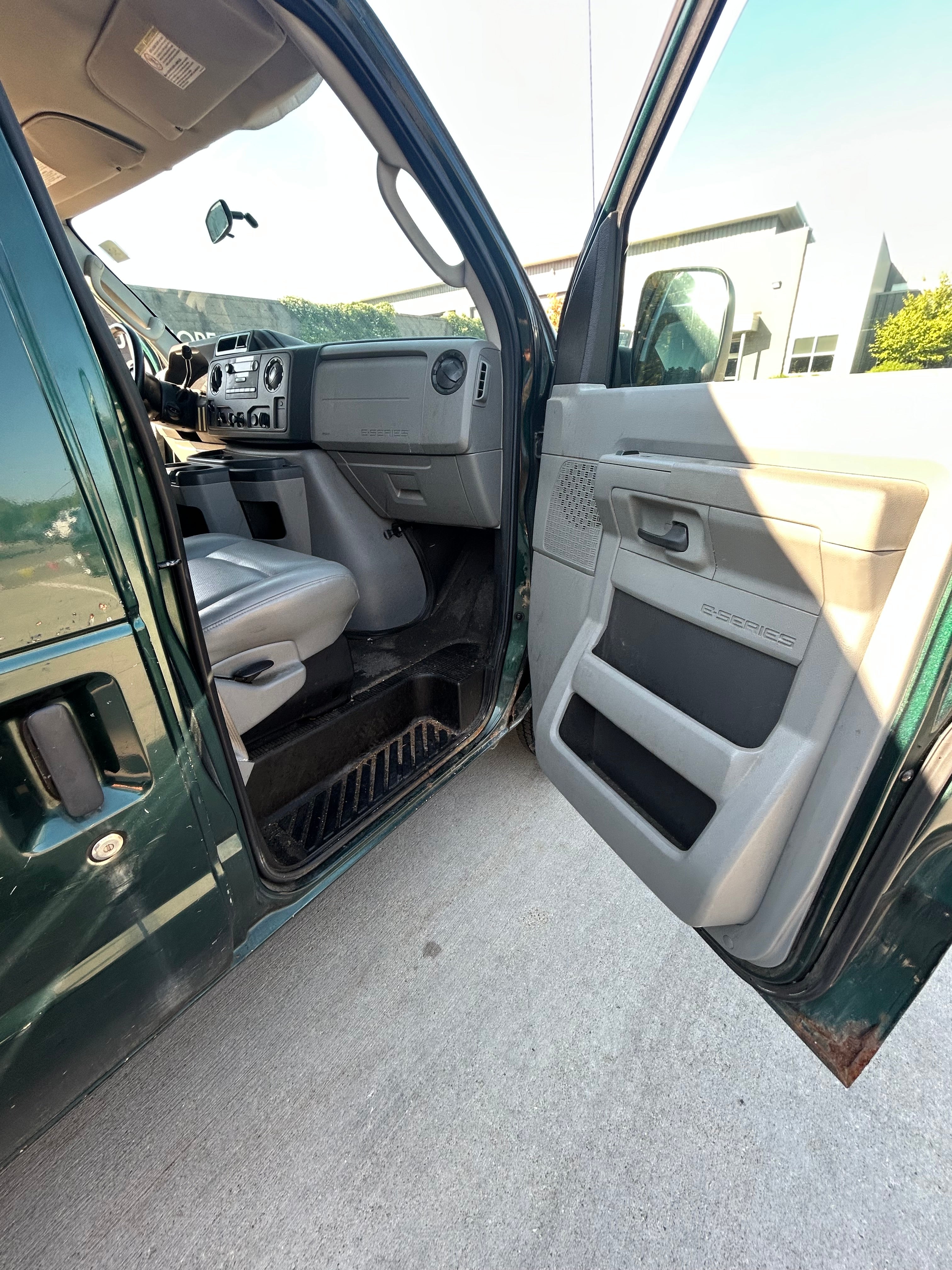 2009 Ford Econoline Van - 1306