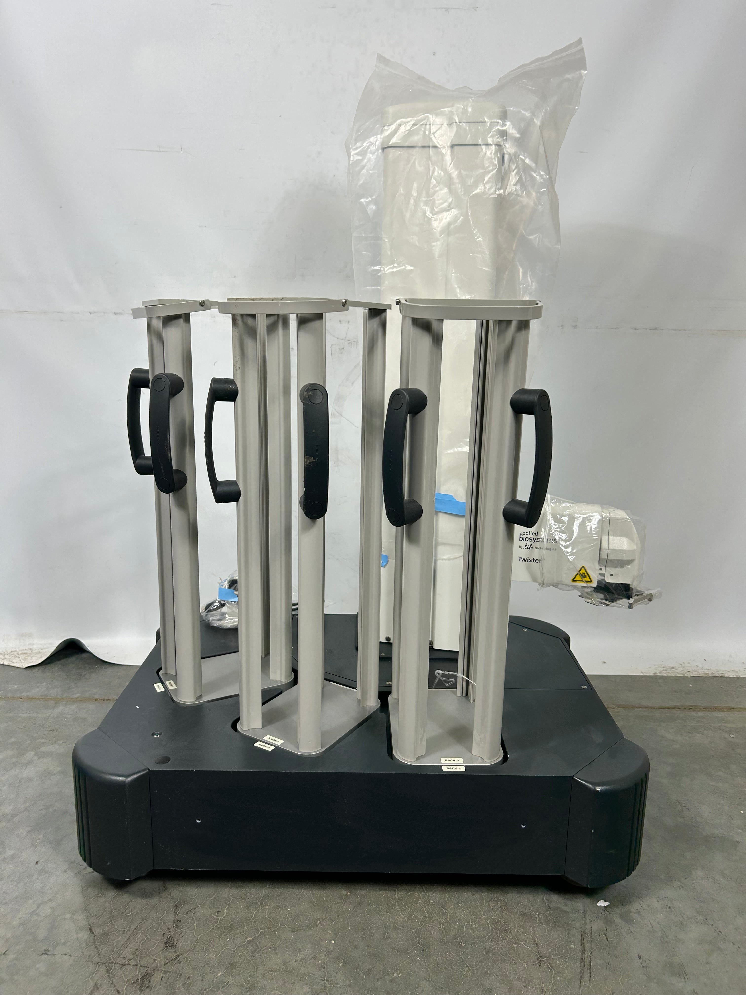 Applied Biosystems Twister 3 Loading Robot Arm