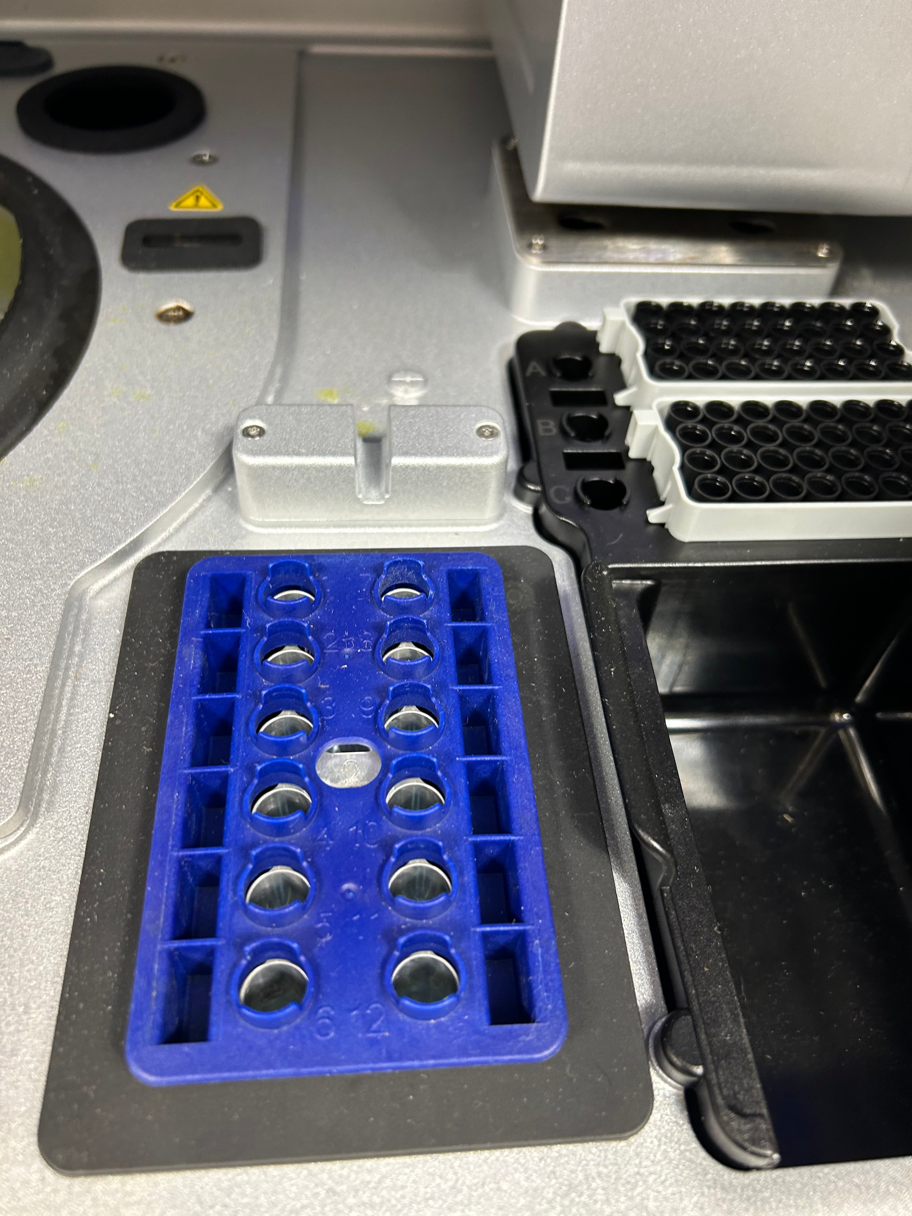 Qiagen QIAcube Automated DNA/RNA Purification System *Untested*