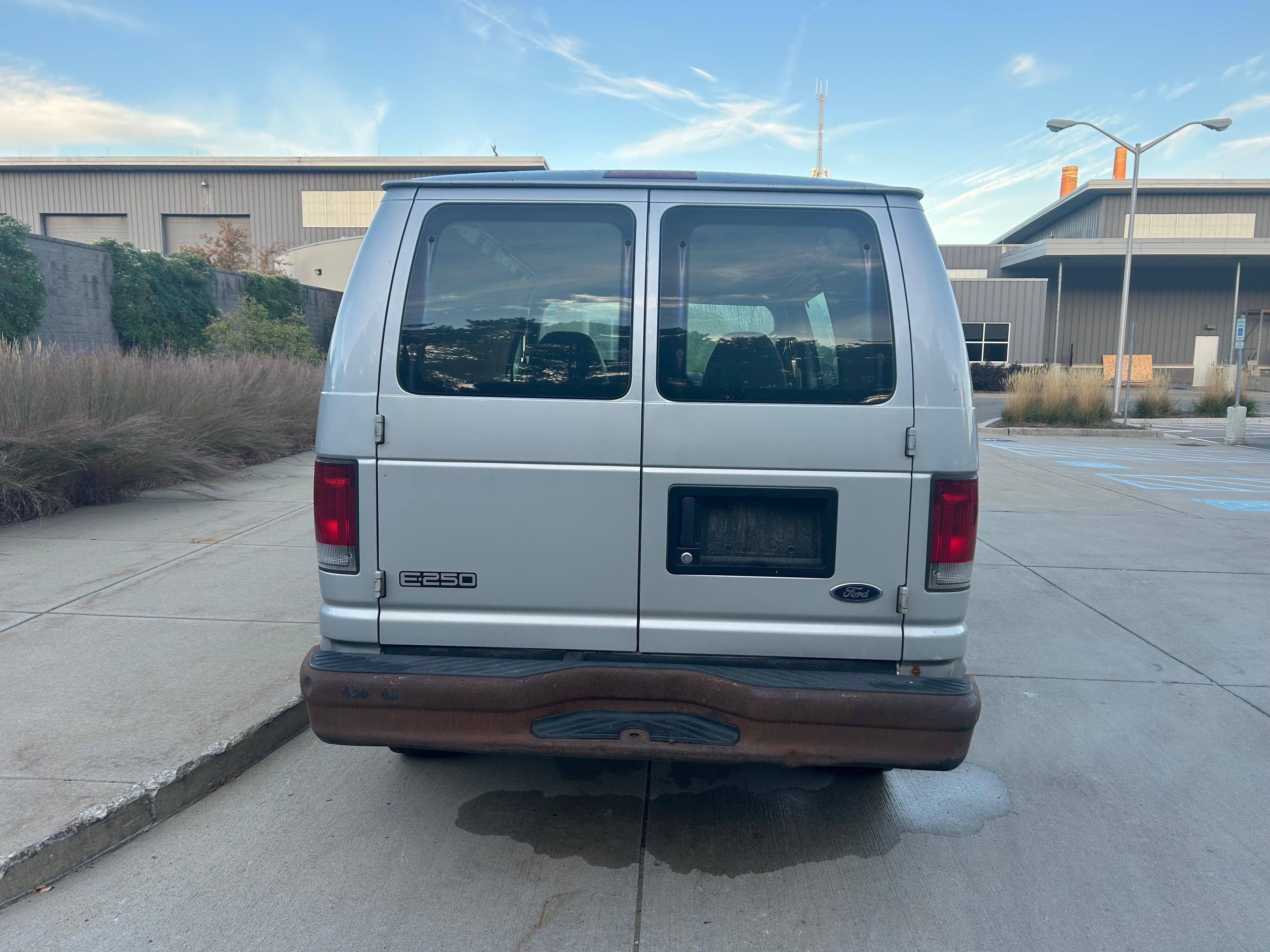 2002 - Ford Econoline Van E250- 1389