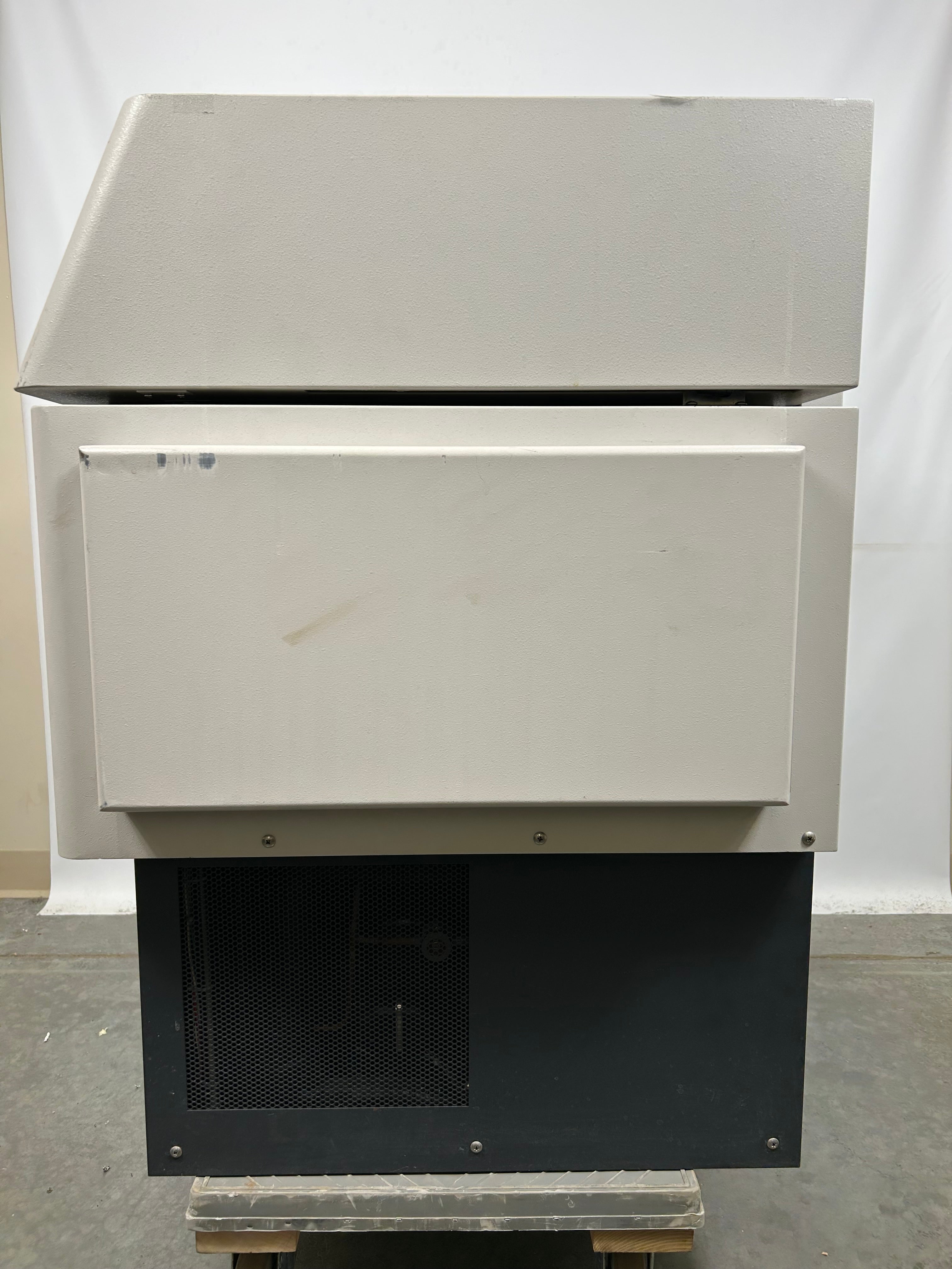 New Brunswick Innova 4330 Refrigerated Incubator Shaker