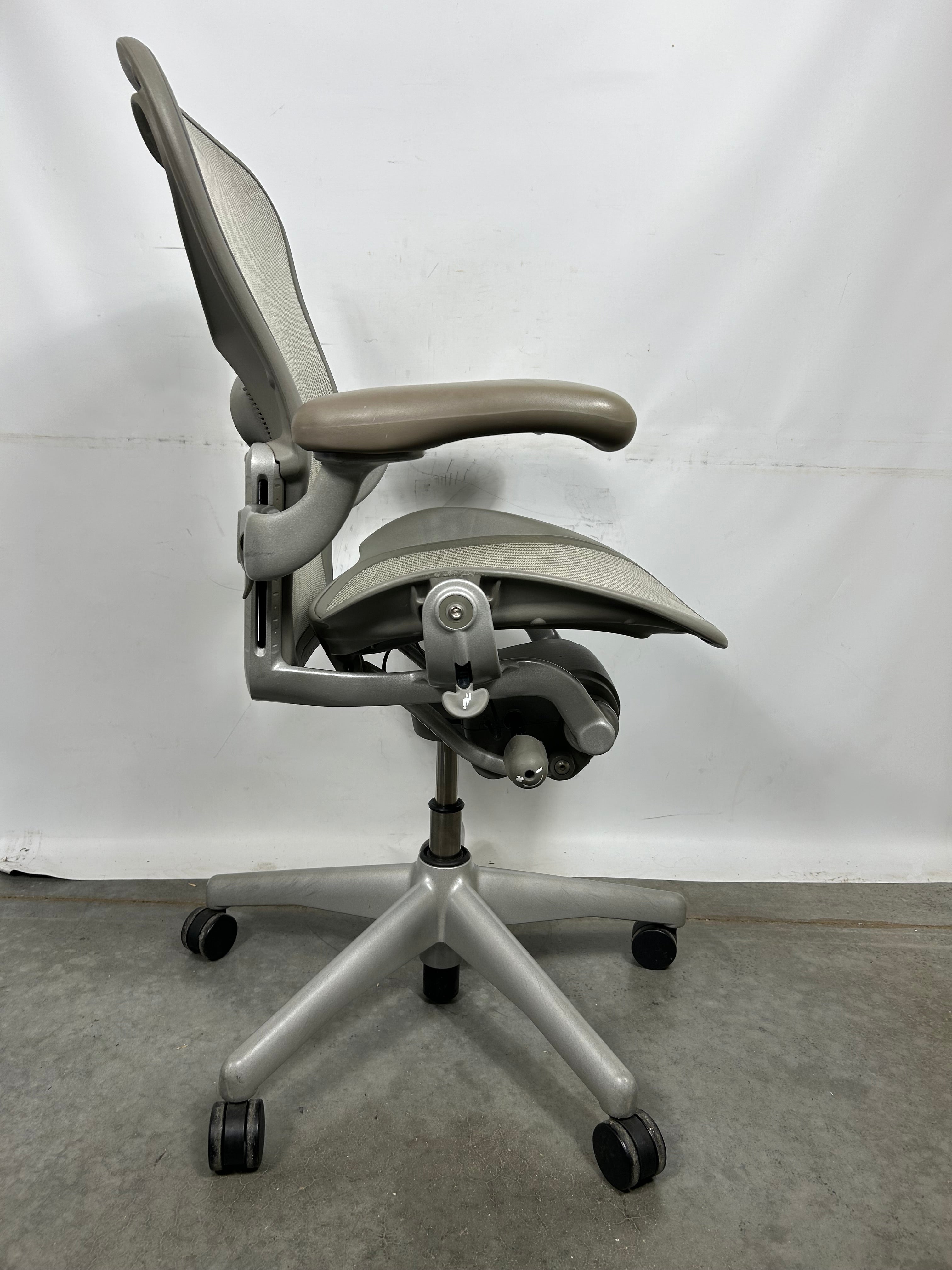Millennial Gray Herman Miller Aeron Chair Size B