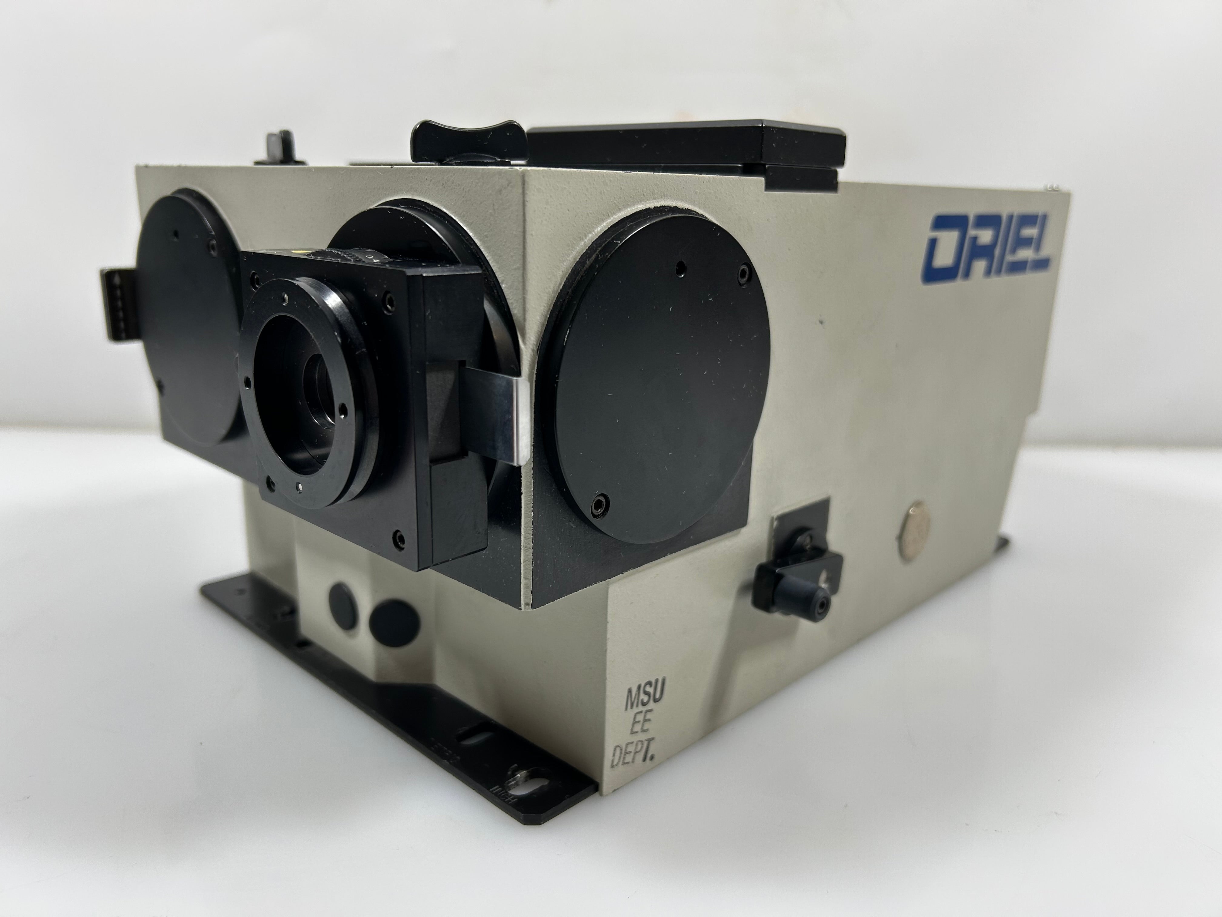 Oriel 77200 Monochromator *Untested*