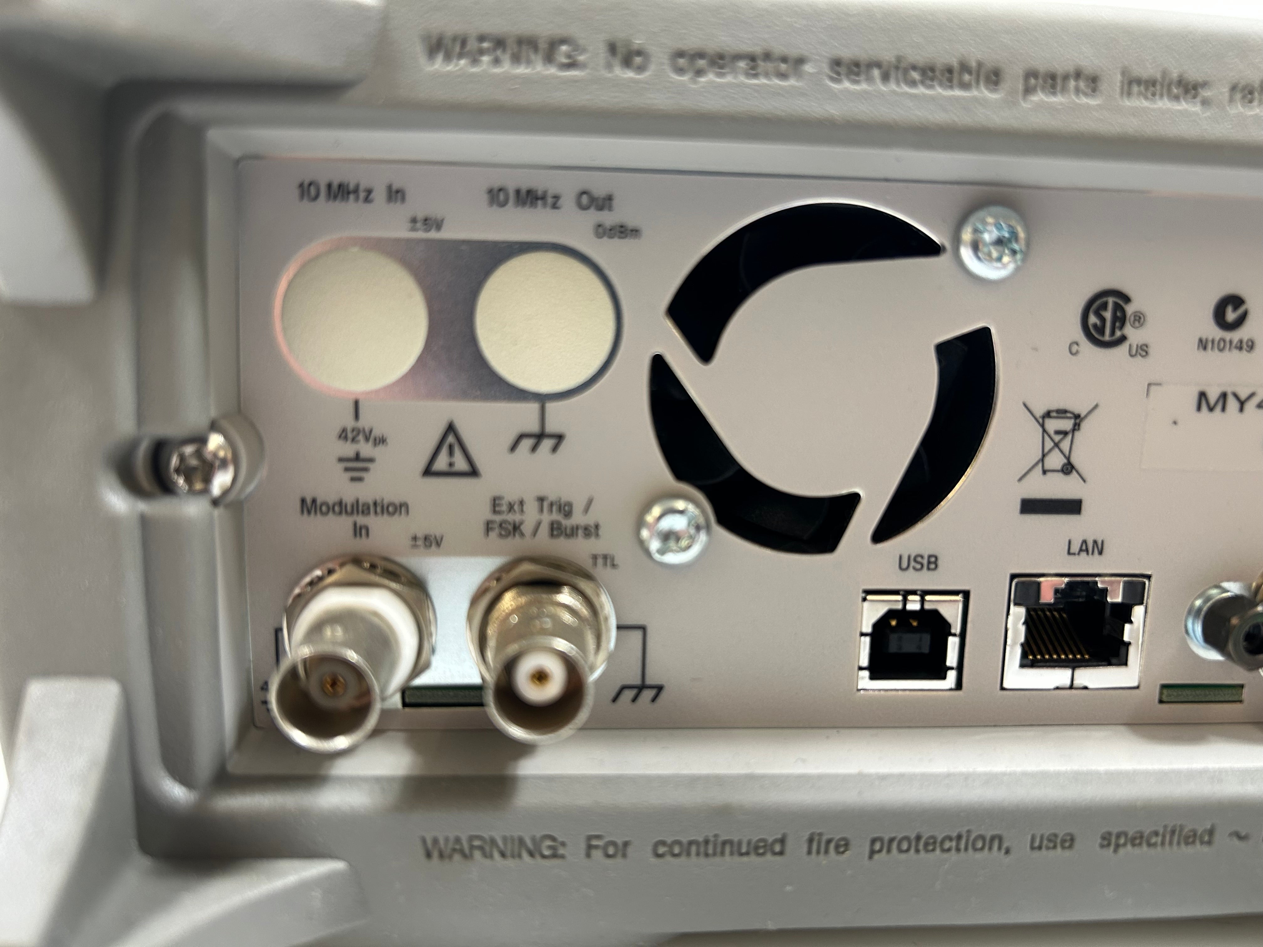 Agilent 33220A 20MHz Function and Arbitrary Waveform Generator *Untested*