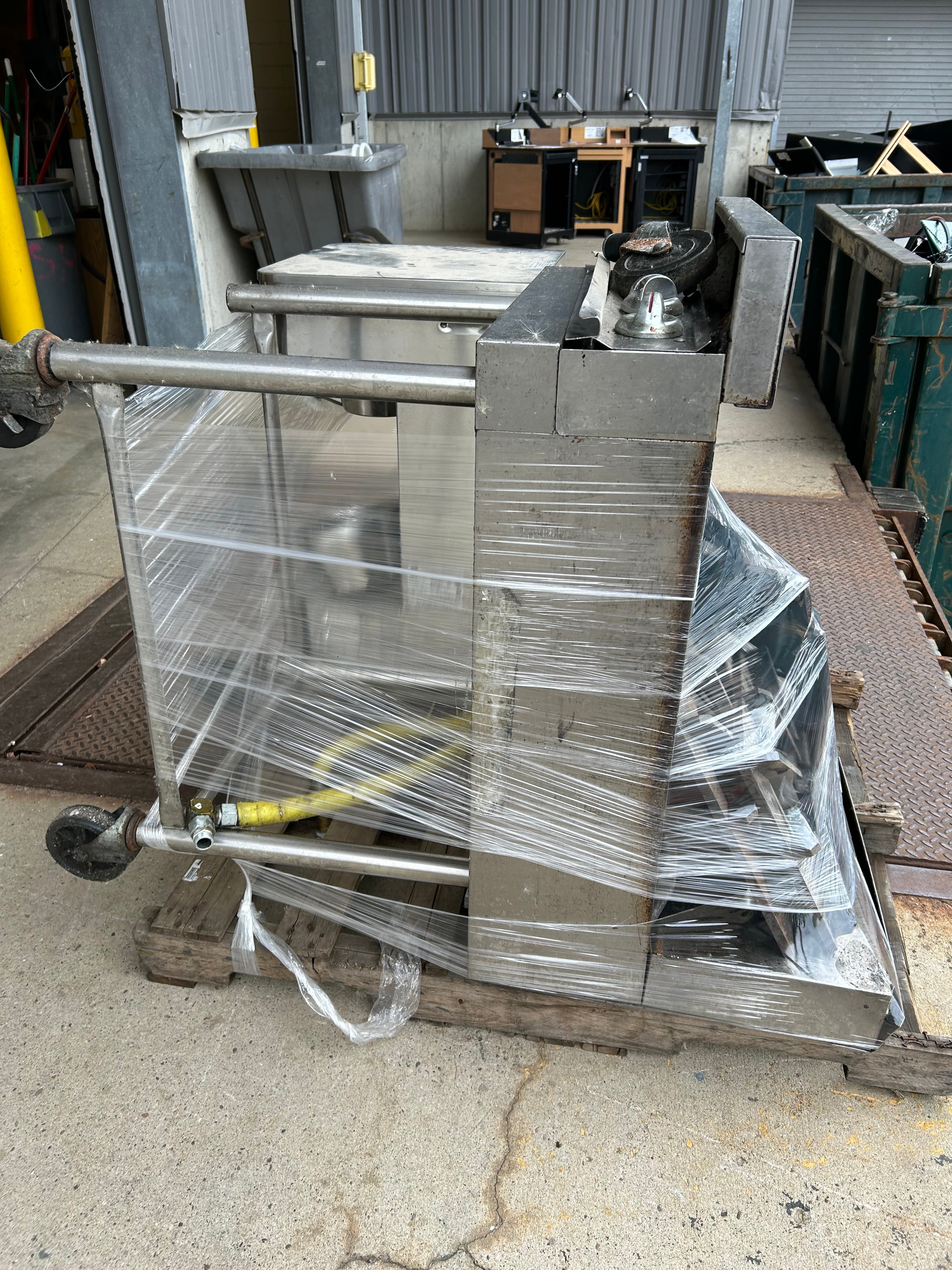 Pallet of Industrial Kitchen Equipment *Parts or Repair* #1