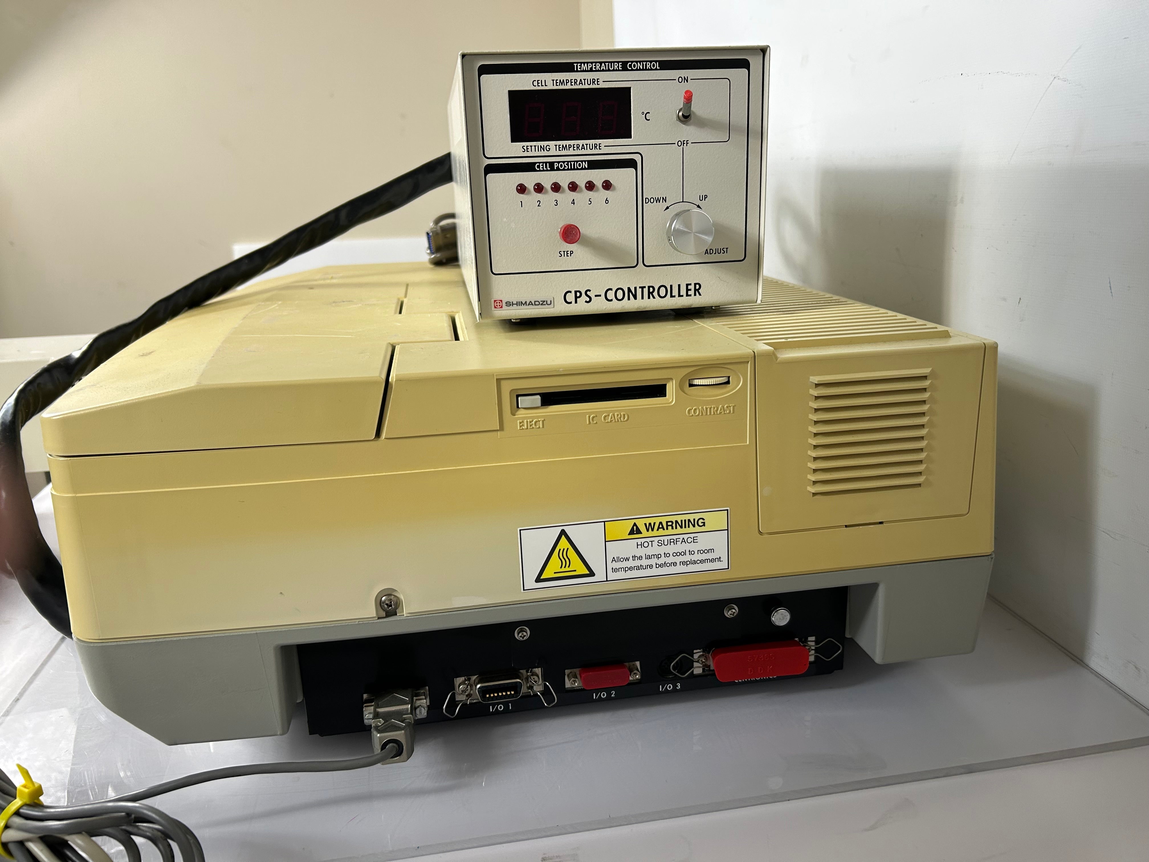 Shimadzu UV-1601 UV-Visible Spectrophotometer Equipped with Shimadzu CPS-240A Cellpostioner