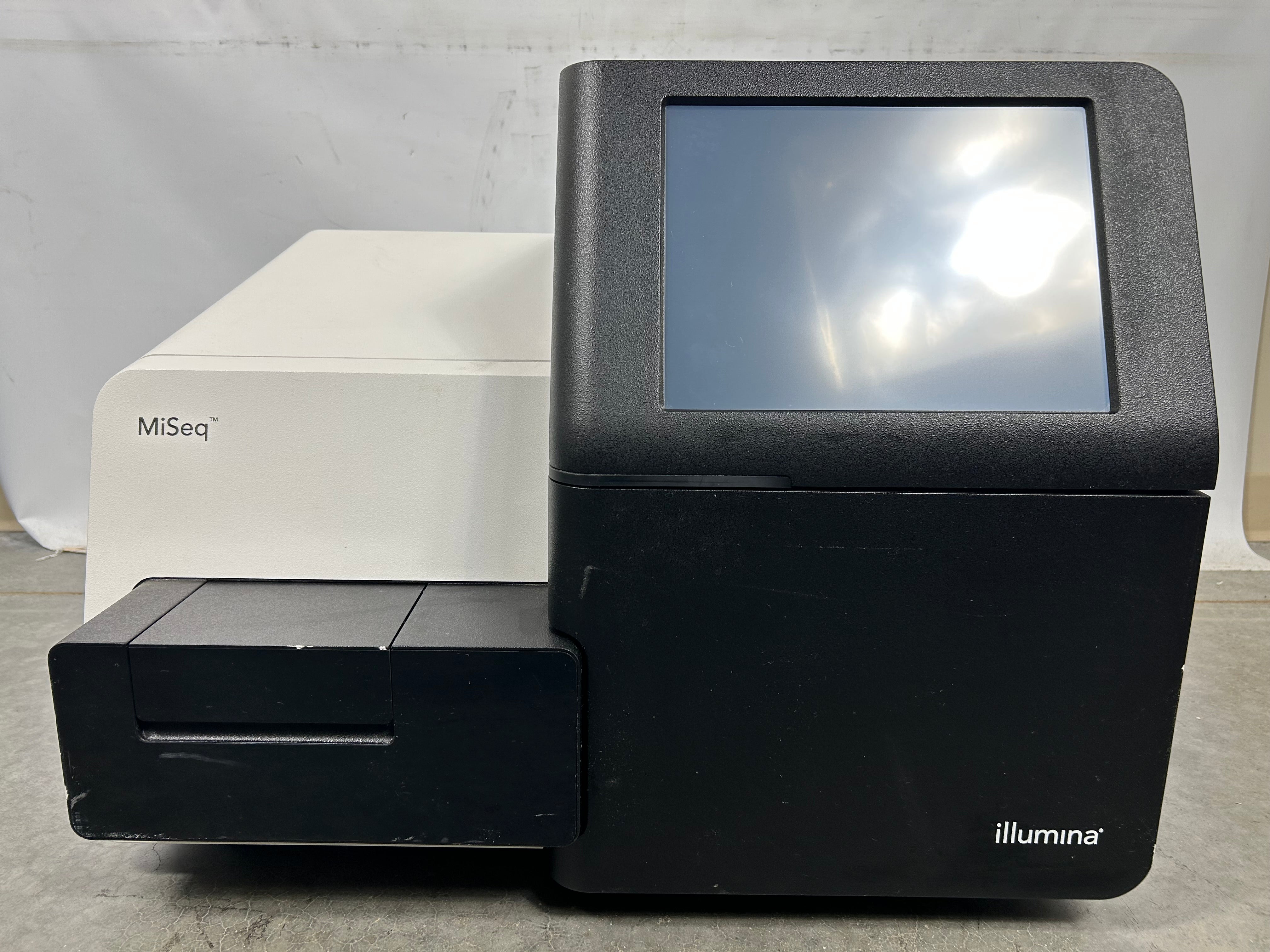 Illumina MiSeq Desktop DNA Sequencer