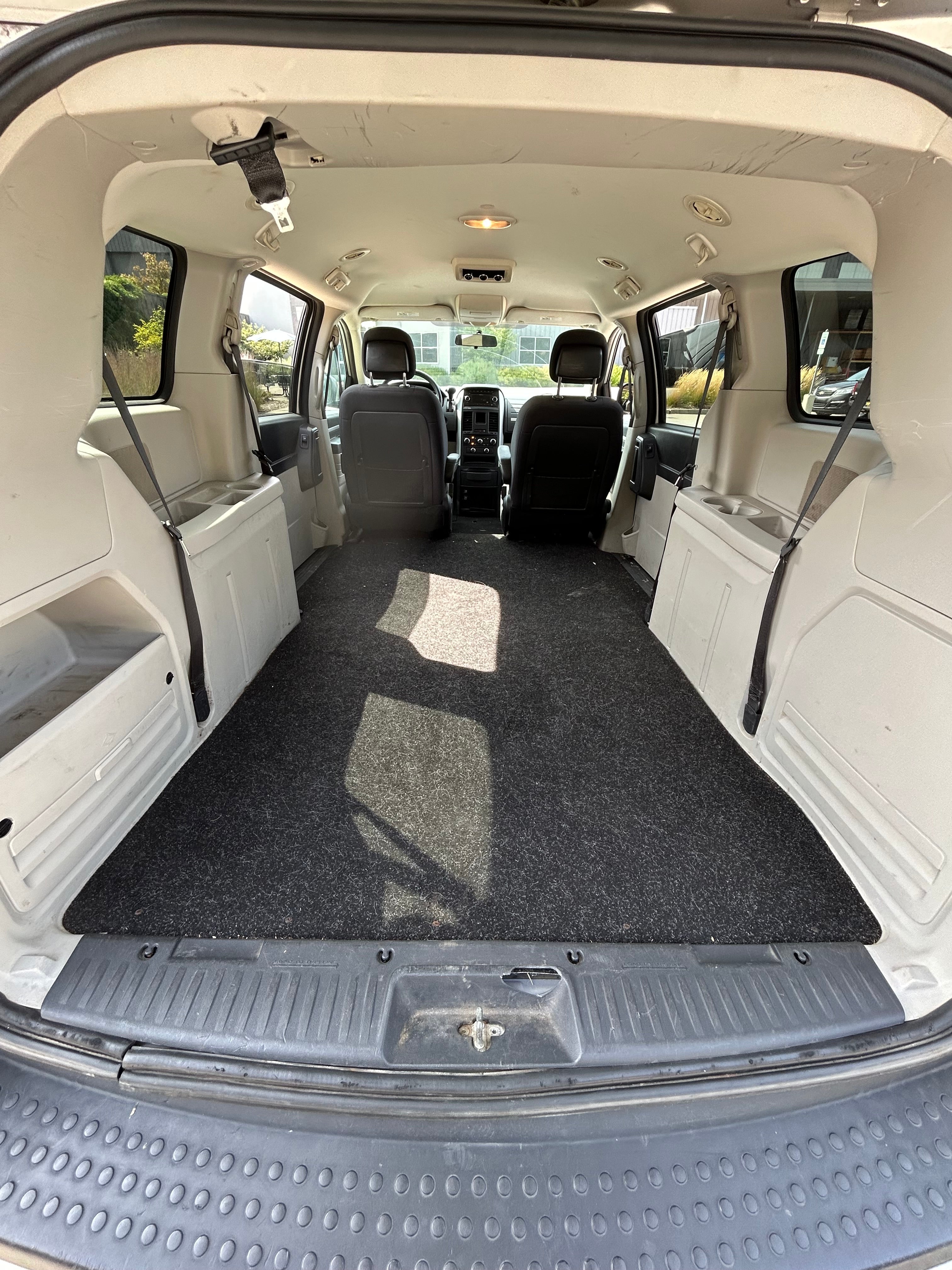 2010 - Dodge Caravan - 1667