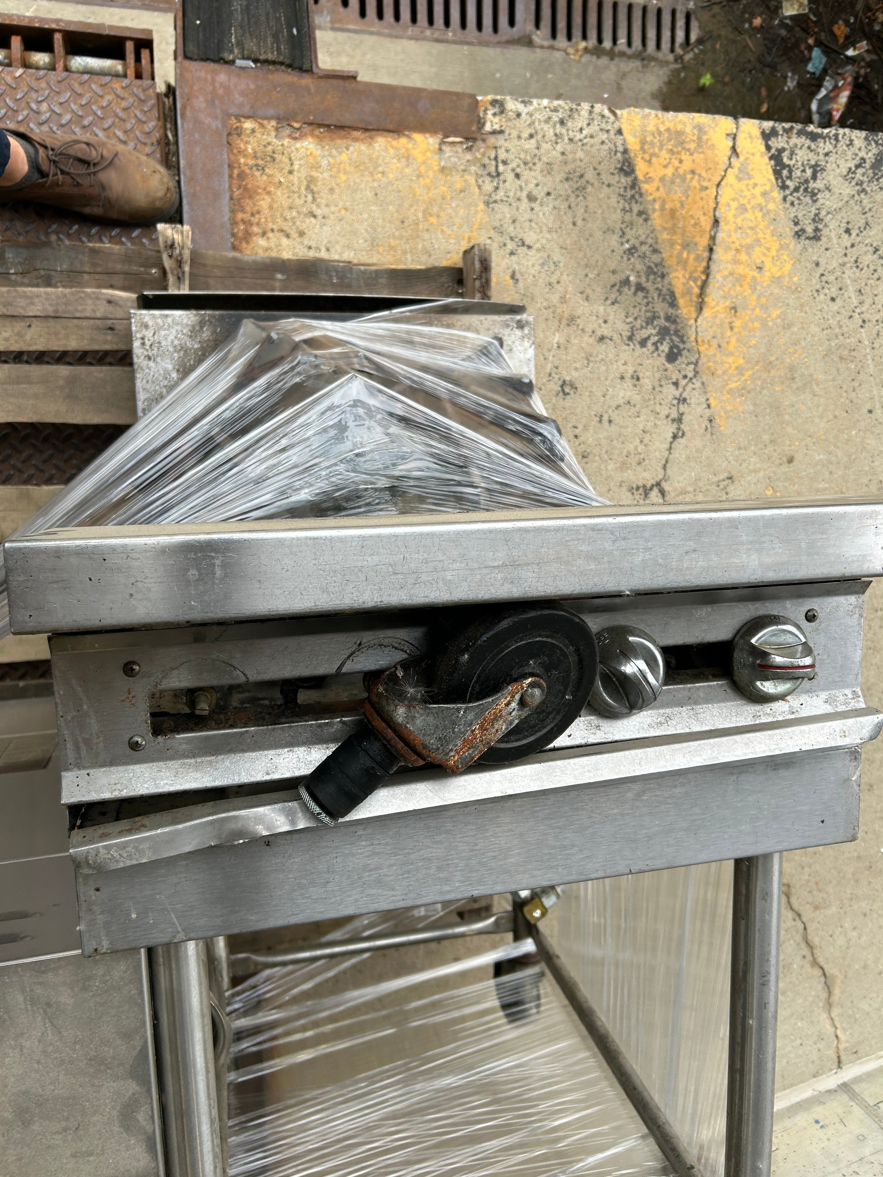 Pallet of Industrial Kitchen Equipment *Parts or Repair* #1