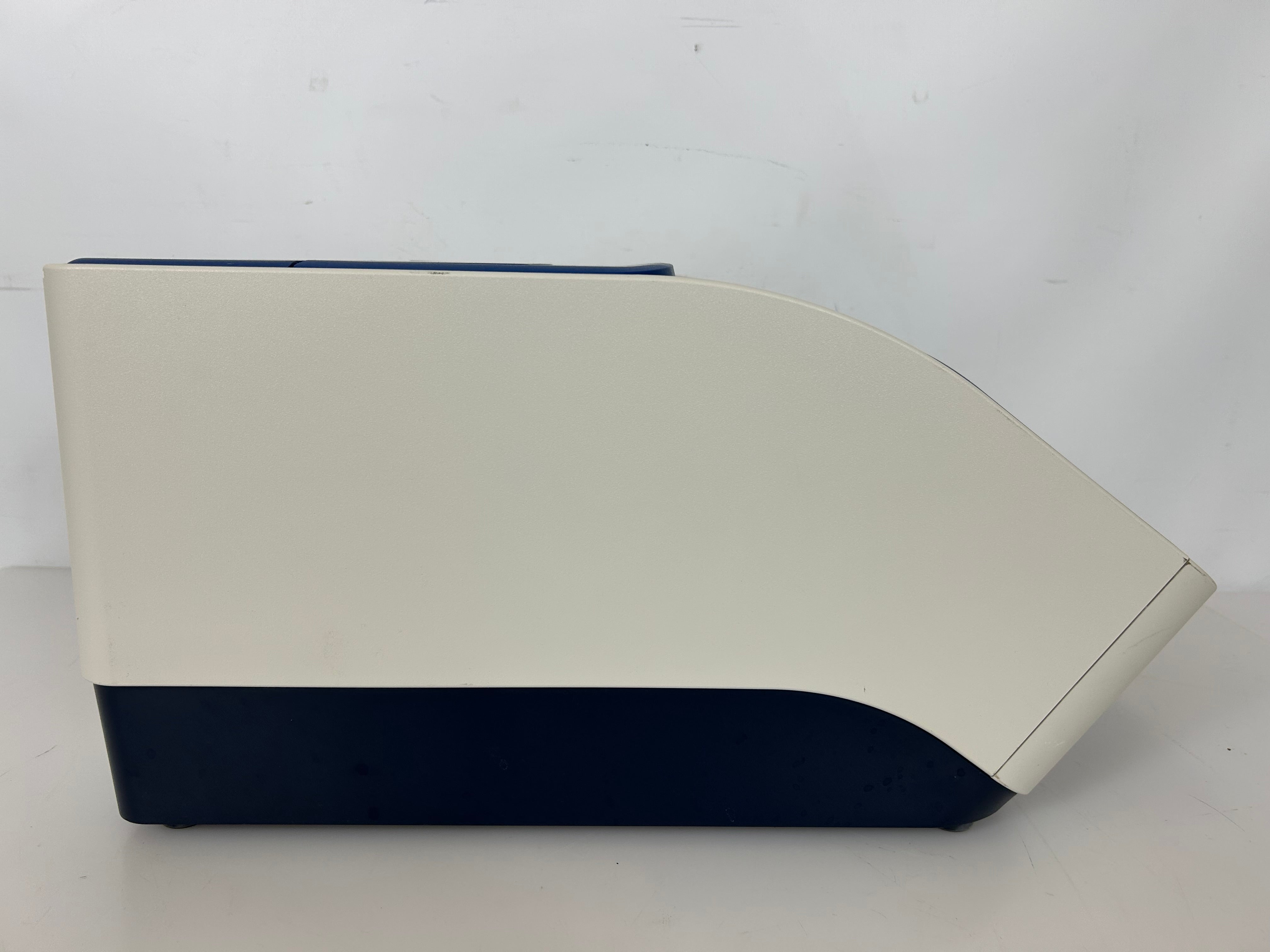 Applied Biosystems Veriti Thermal Cycler