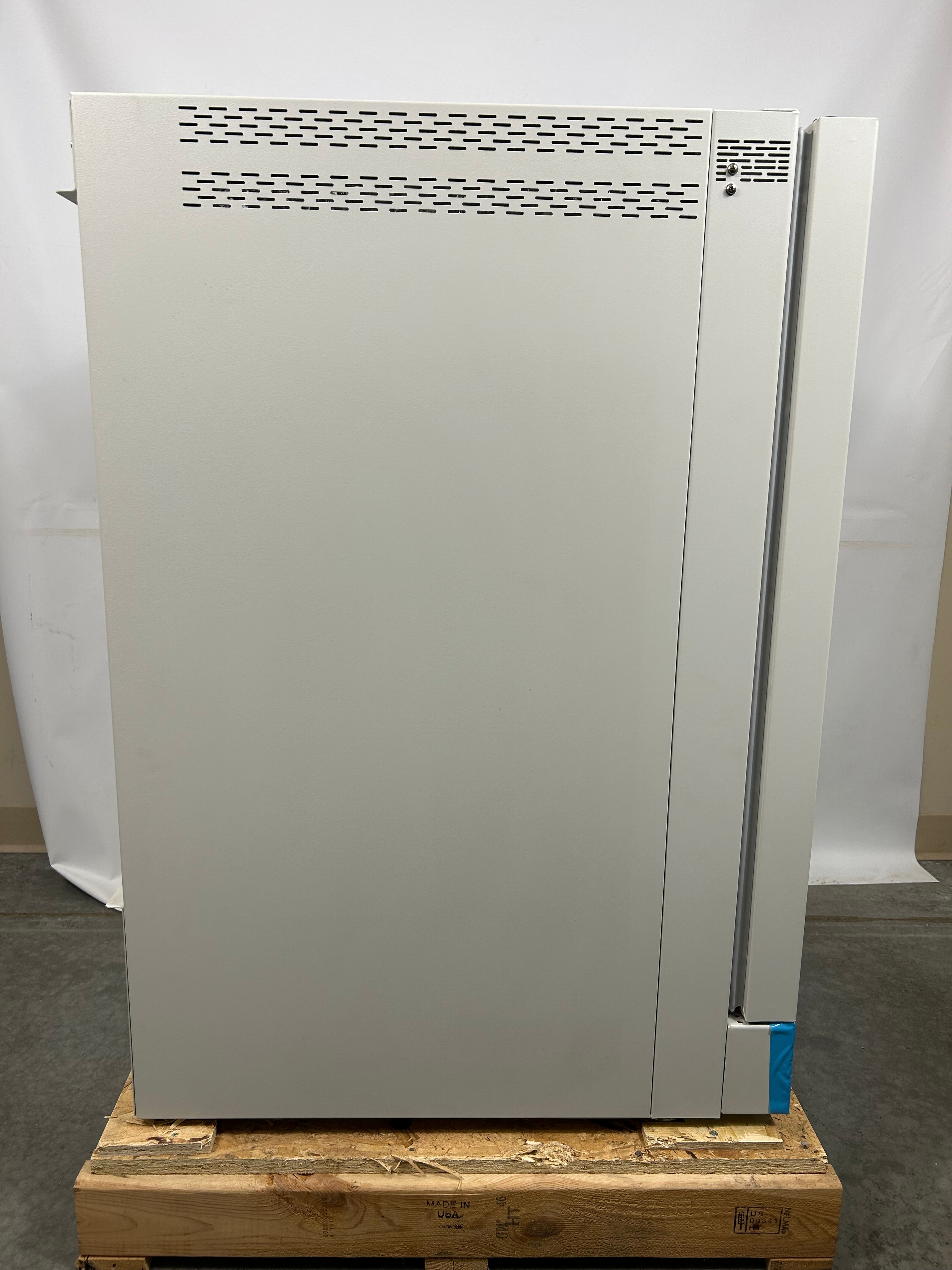 NuAire In-VitroCell ES NU-5710 Direct Heat CO2 Incubator