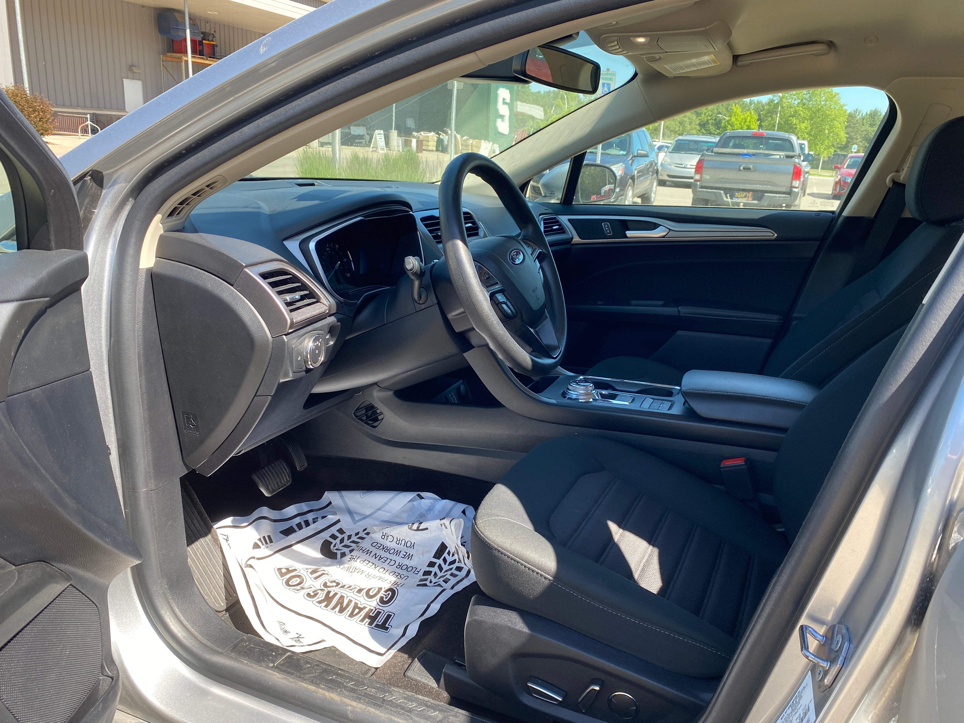 2020 - Ford Fusion Hybrid SE Sedan - A505