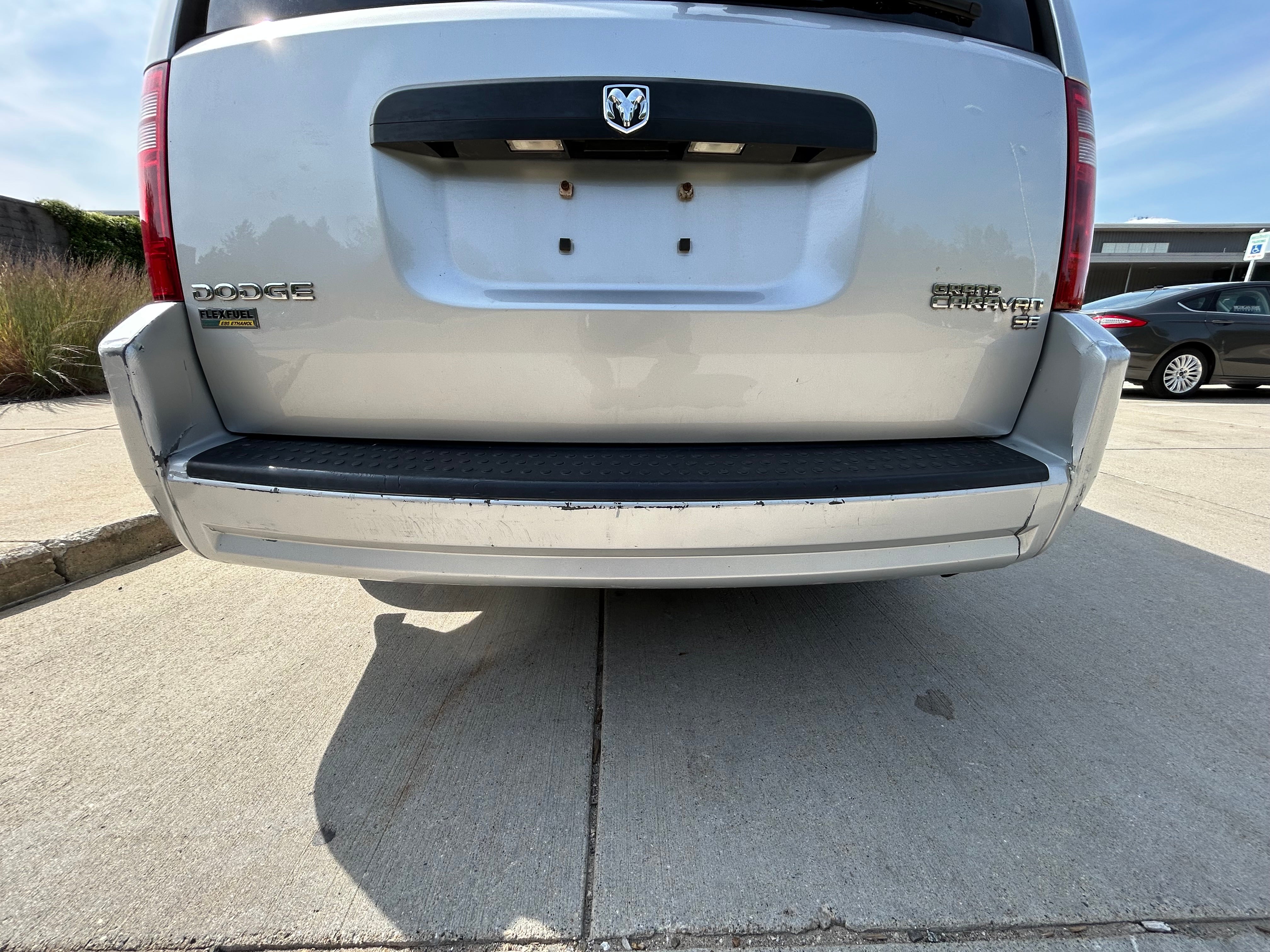 2010 - Dodge Caravan - 1667
