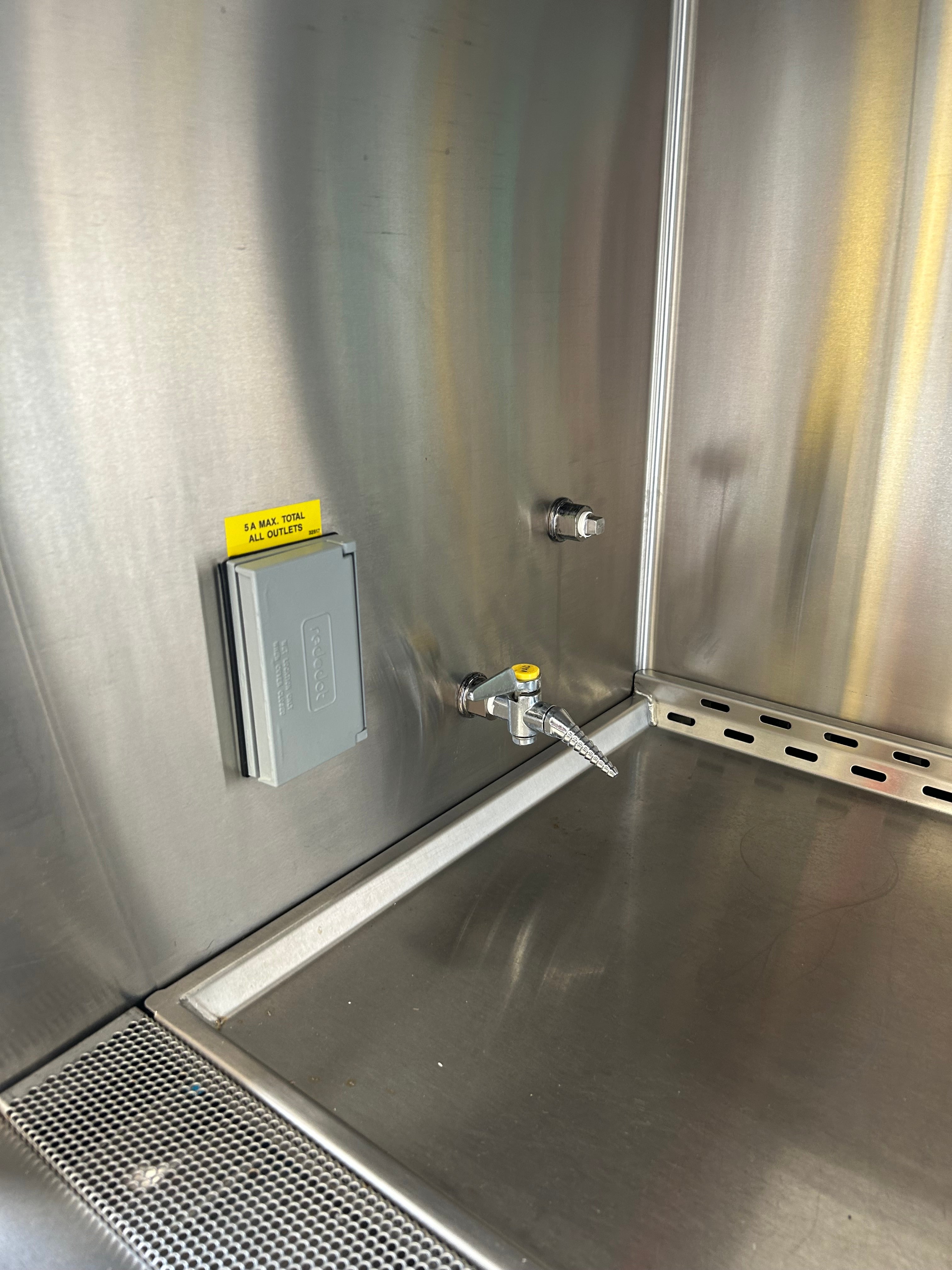 Baker Company SterilGARD III Advance Class II Biosafety Cabinet Model SG403