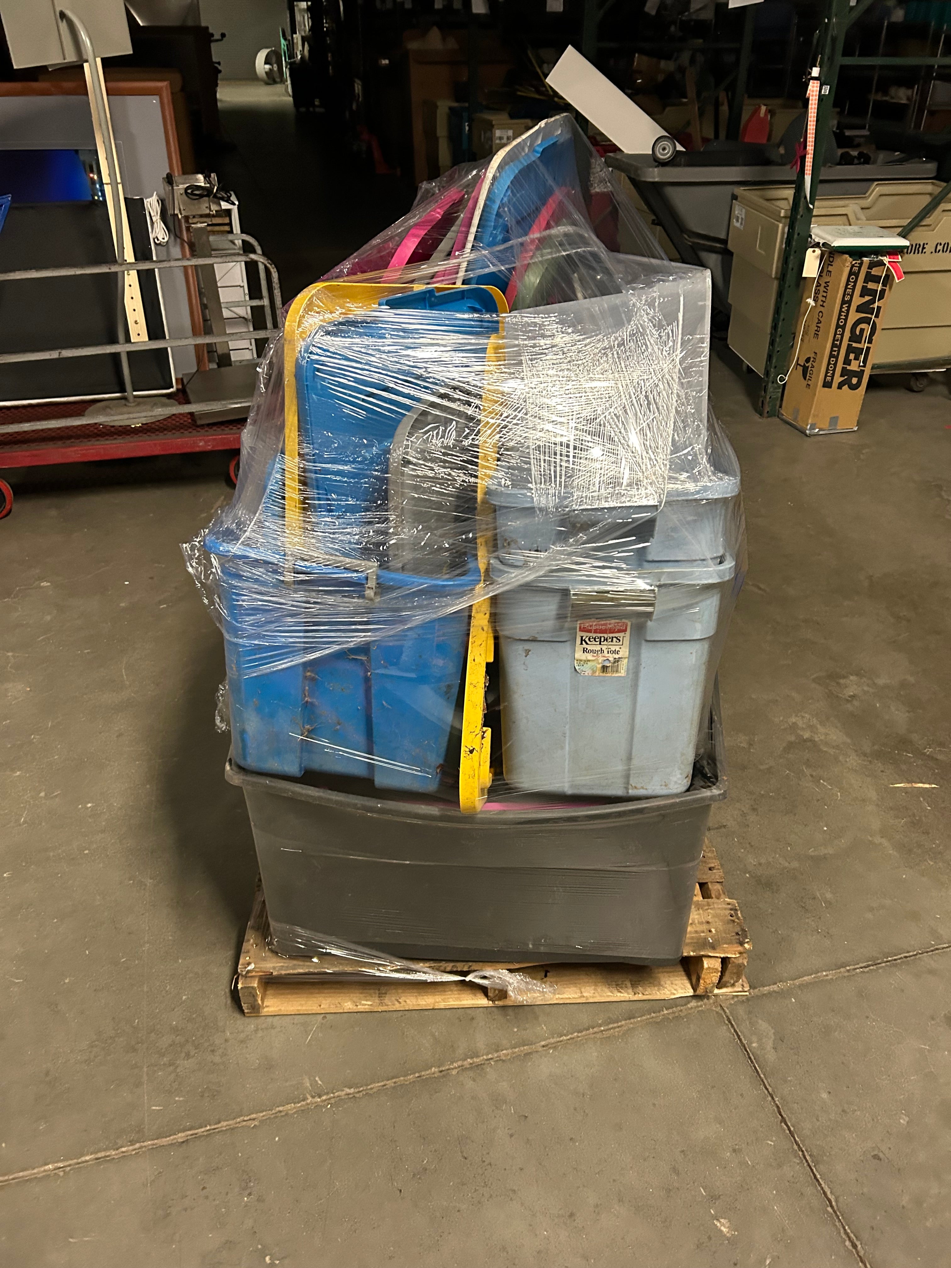 Pallet of Assorted Storage Containers and Lids