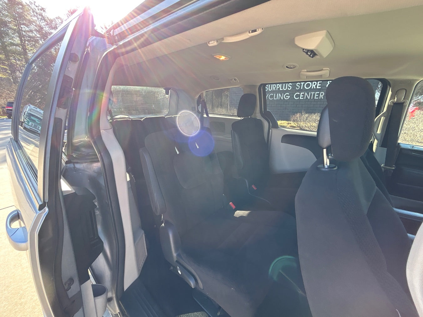 2016 Dodge Caravan - V127