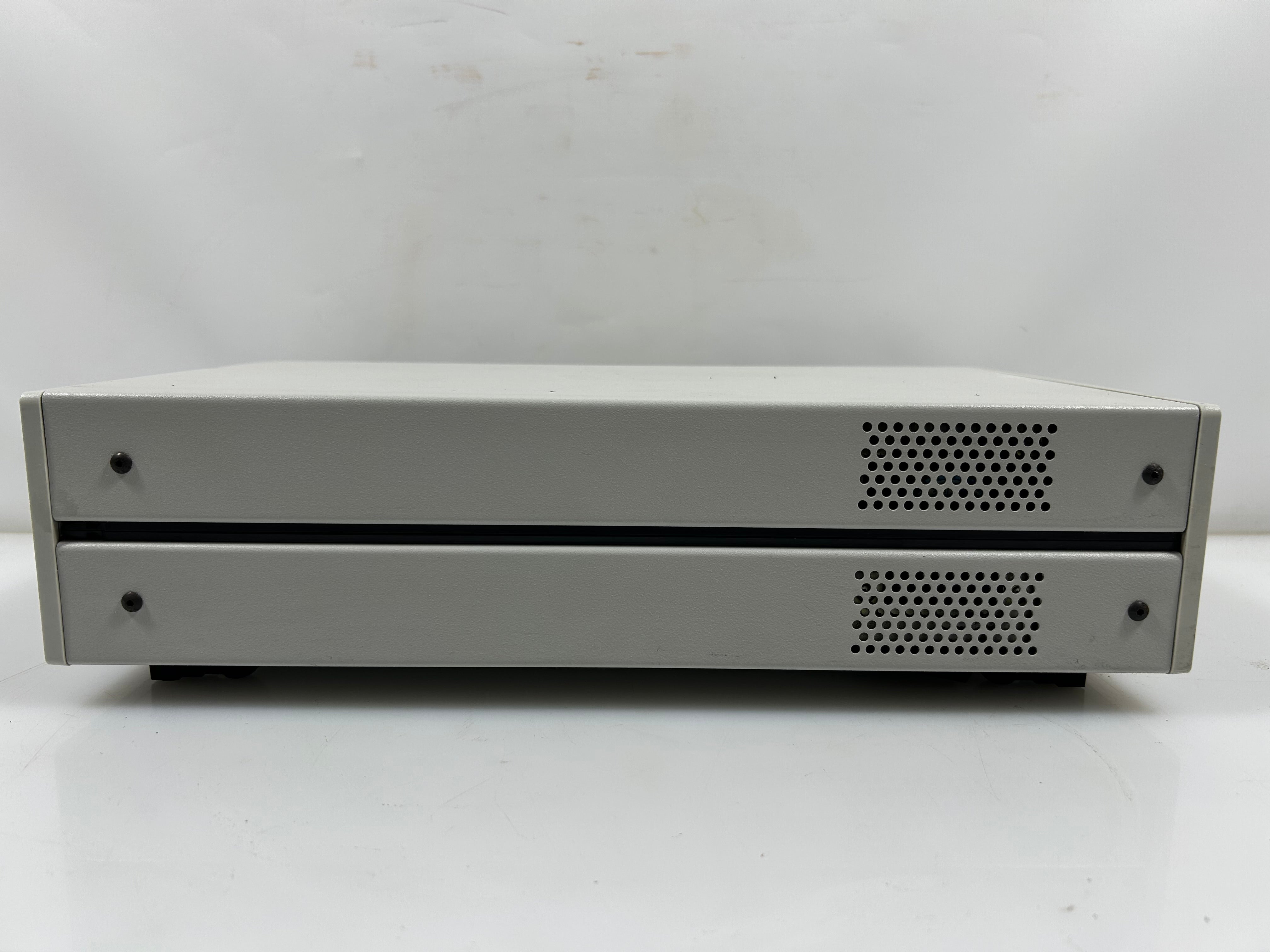 Lake Shore Cryotronics Model 331 Temperature Controller *Untested*