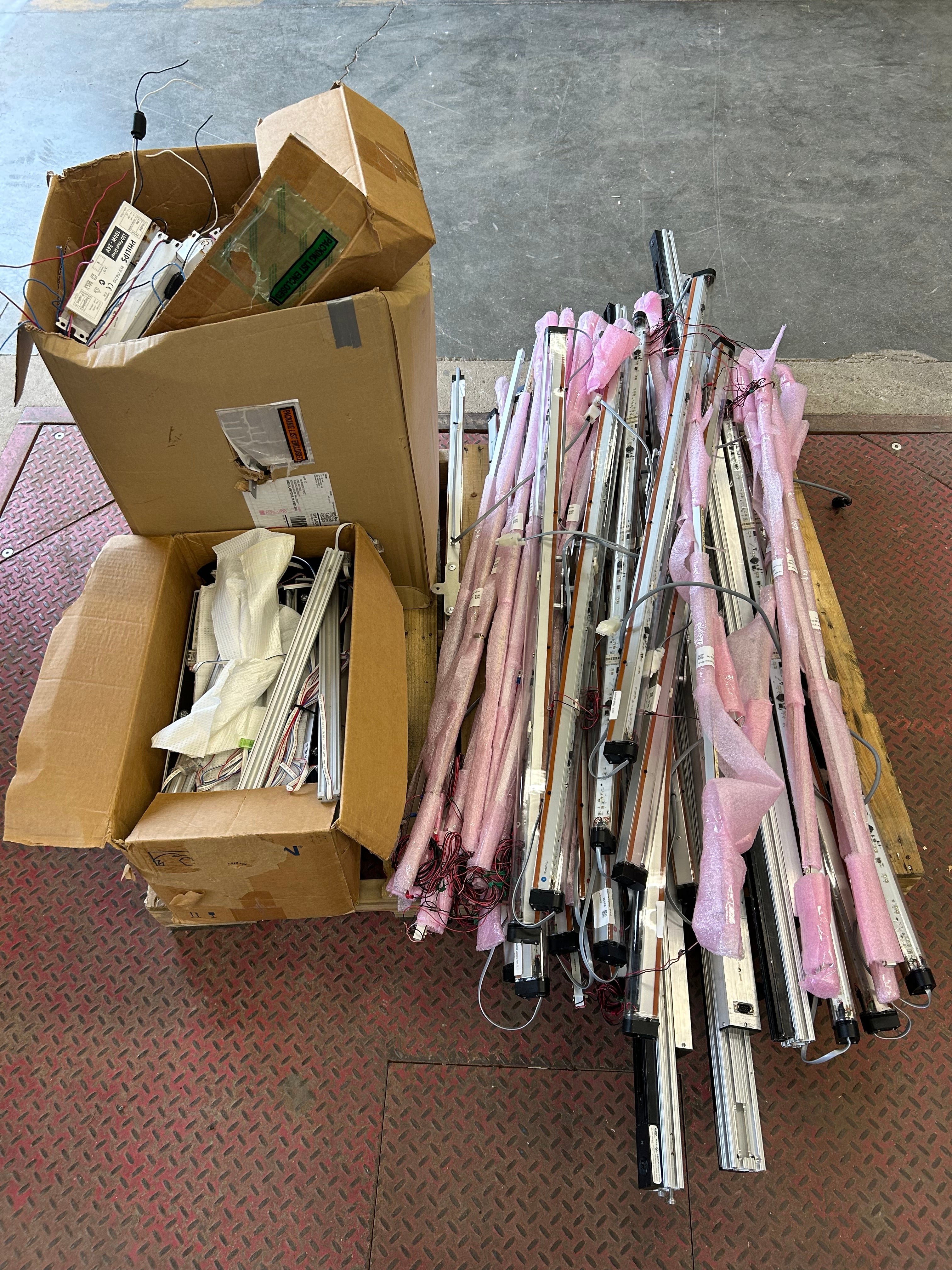 Pallet of Assorted Grow Lights and Accessories *Untested*